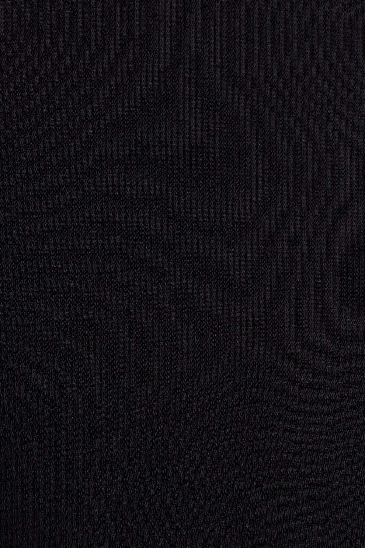 Tara V-Neck Short Sleeve Top Product Image