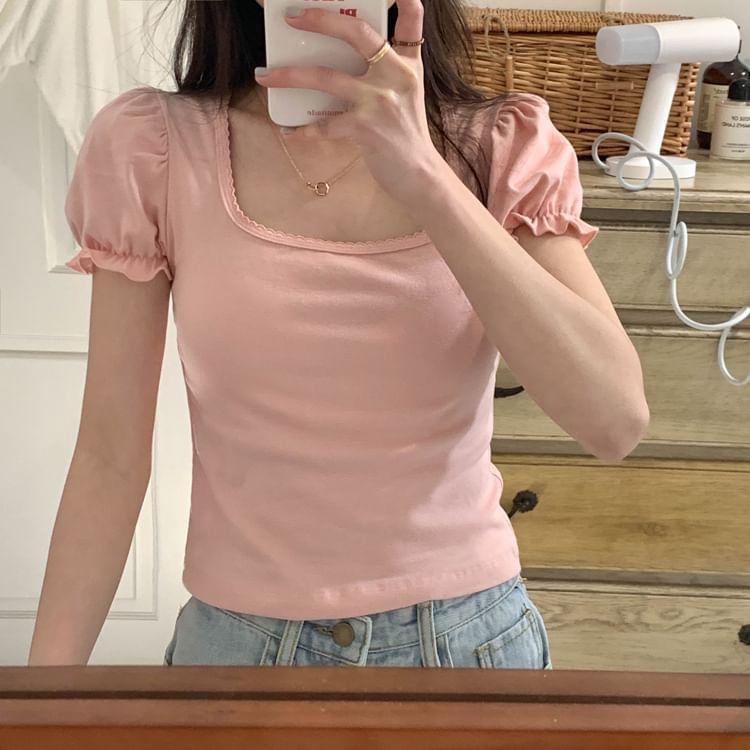 Short-Sleeve Floral Blouse Product Image
