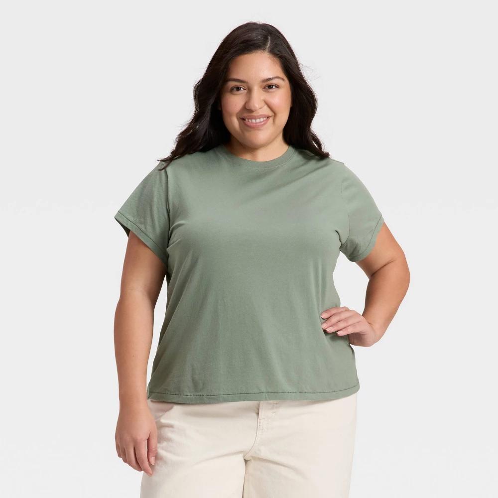 Women's Short Sleeve T-Shirt - Universal Thread™ Product Image