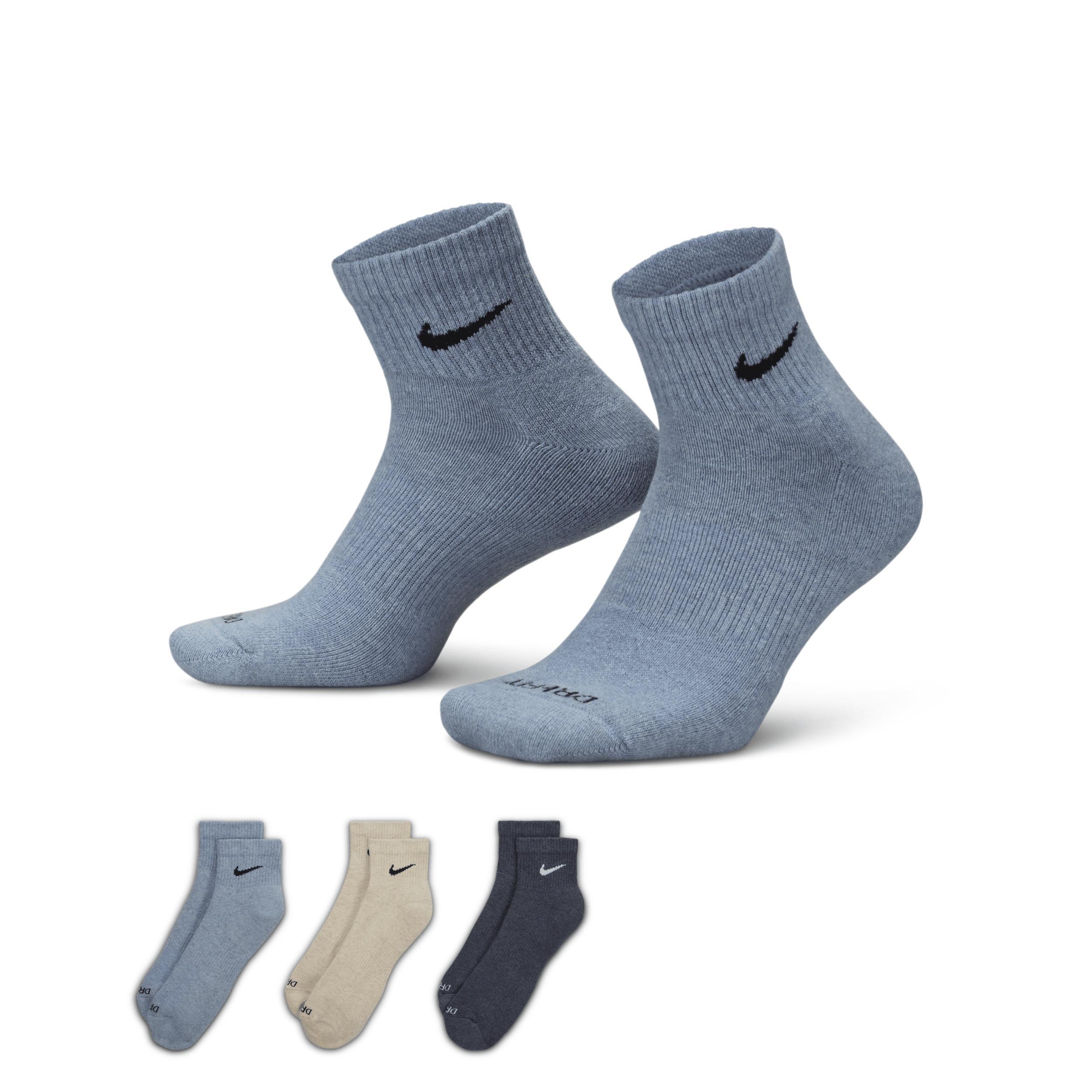 Womens Nike Everyday Plus 3-Pair Cushioned Training Ankle Socks Product Image