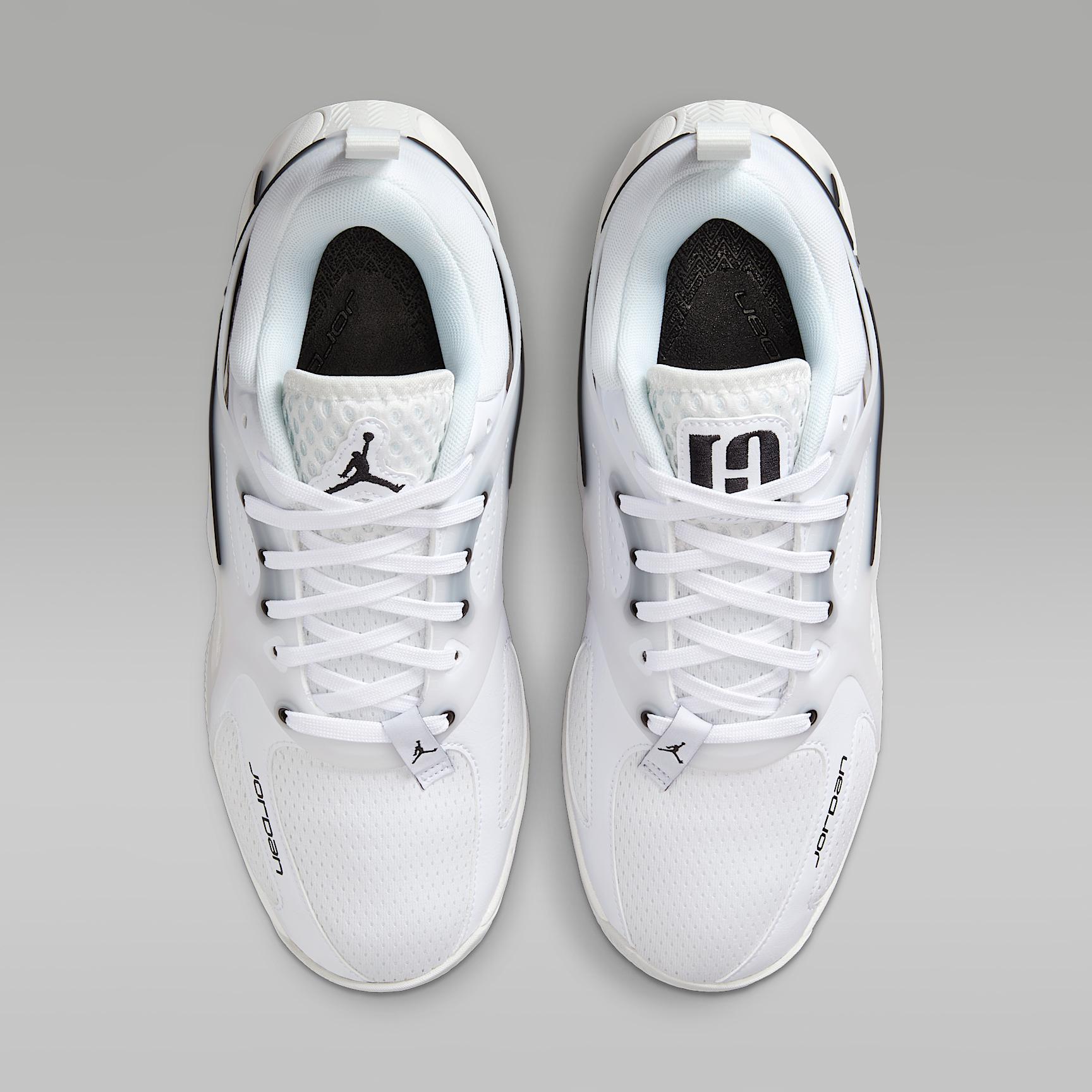 Women's Jordan Heir Series "Triple White" Basketball Shoes Product Image