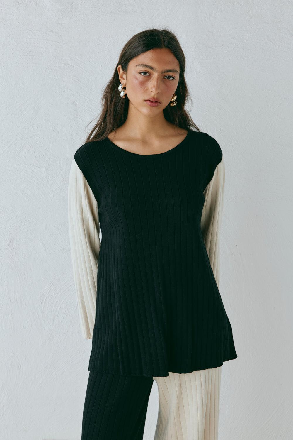 Suri Knit Top Splice Product Image