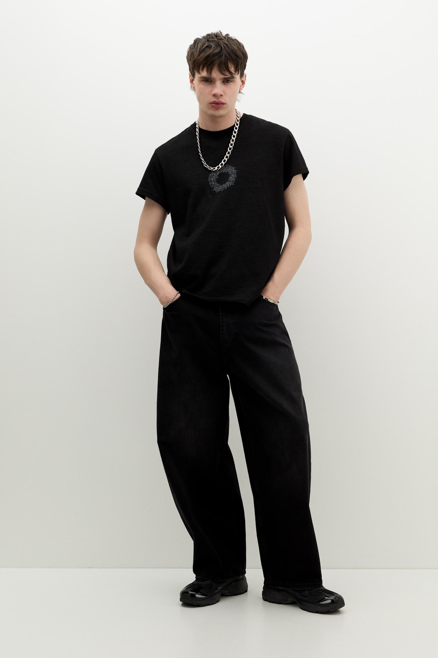 Cropped slim fit STWD T-shirt with gothic graphic Product Image
