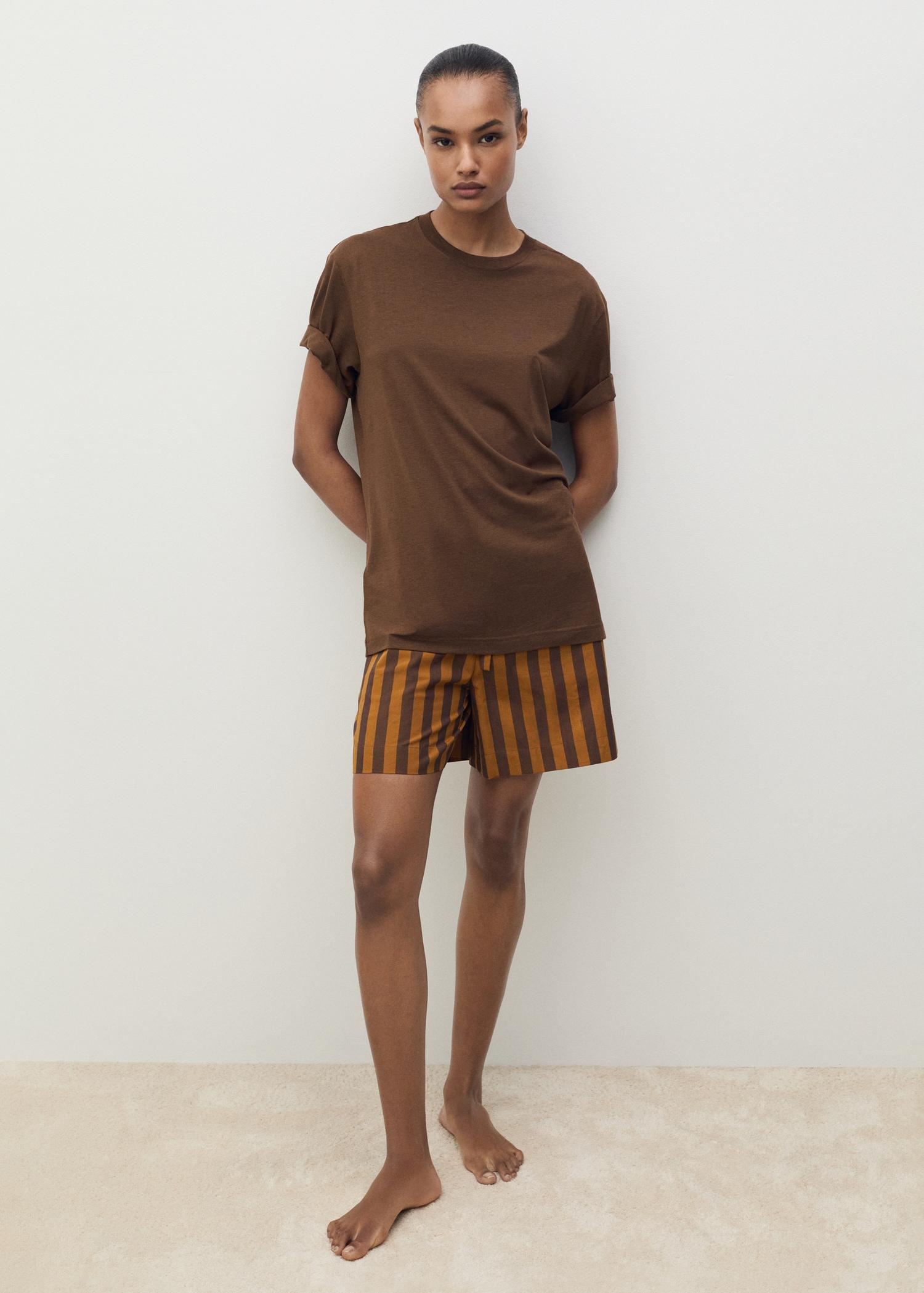 Short-sleeved lyocell t-shirt - Women | MANGO USA Product Image