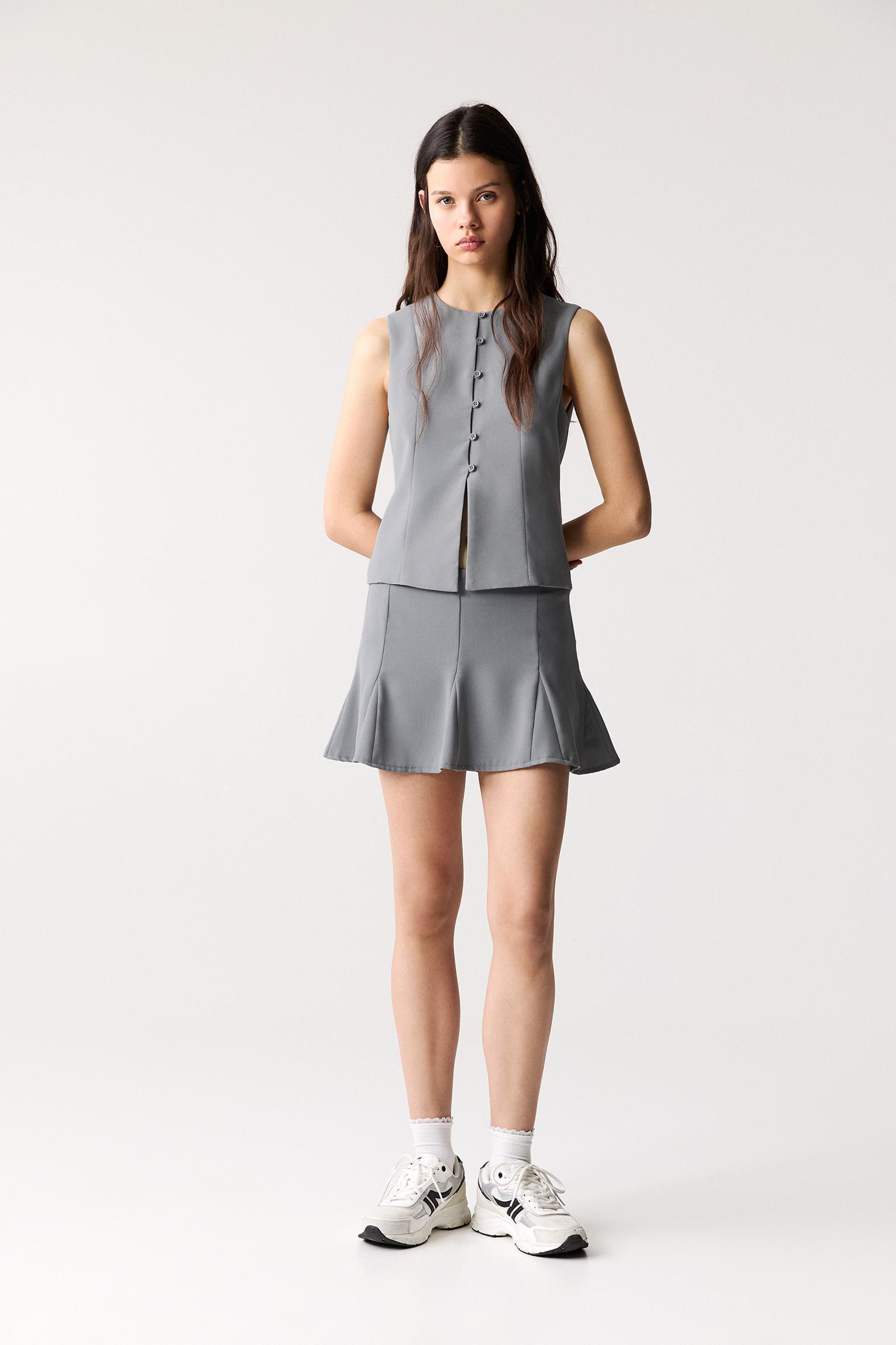 Crew neck vest Product Image