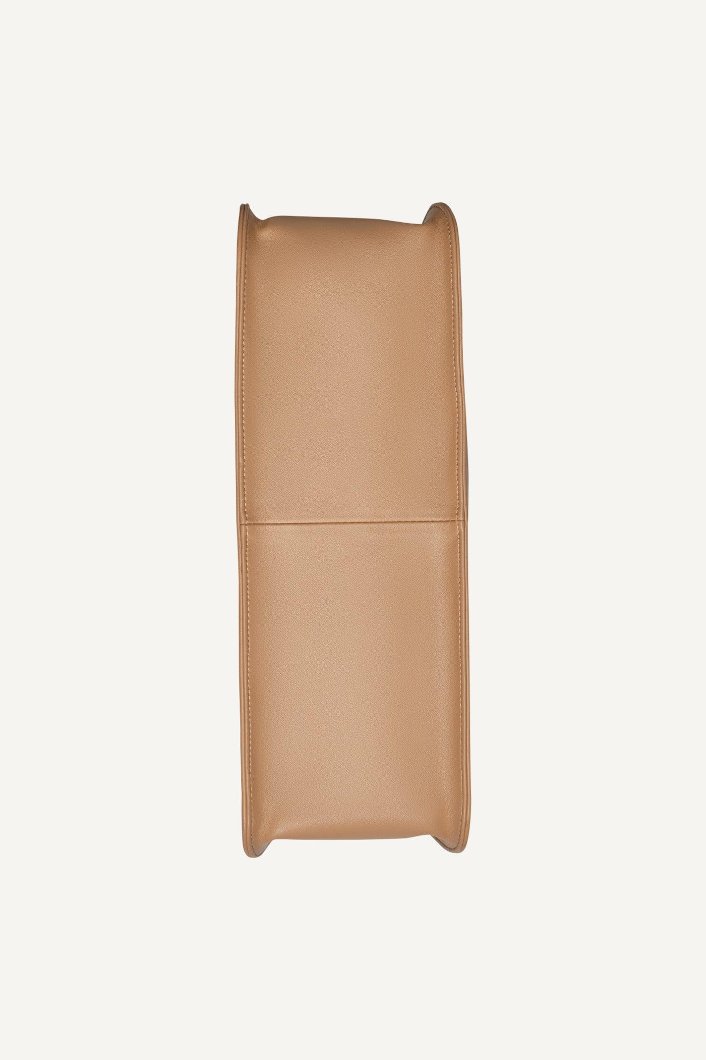 HALLE DRAWSTRING TOTE Product Image
