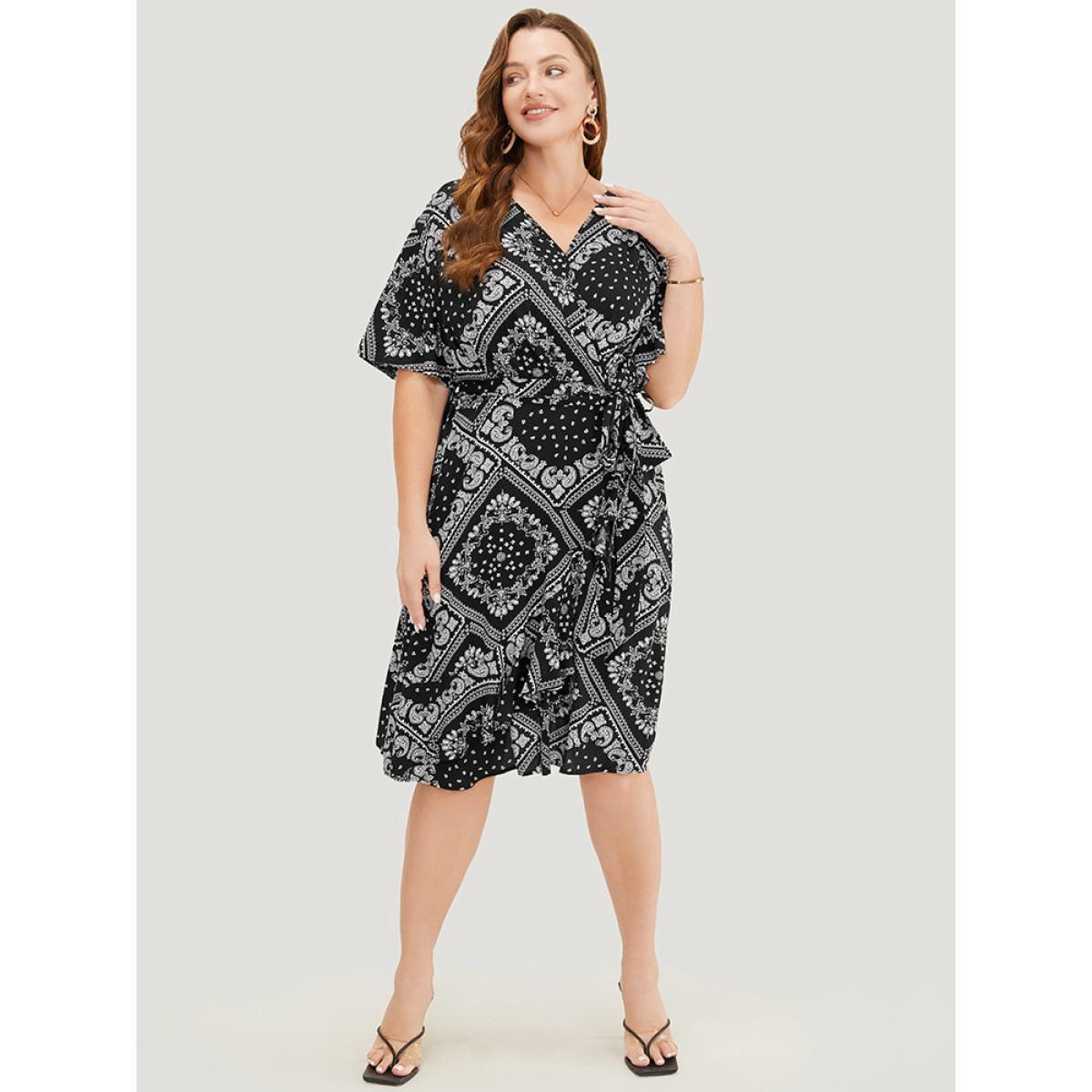 Plus Size Paisley Print Pocket Belted Wrap Flutter Sleeve Dress BlackFlower Women Vacation Wrap V-neck Short sleeve Curvy Knee Dress BloomChic 10/M Product Image