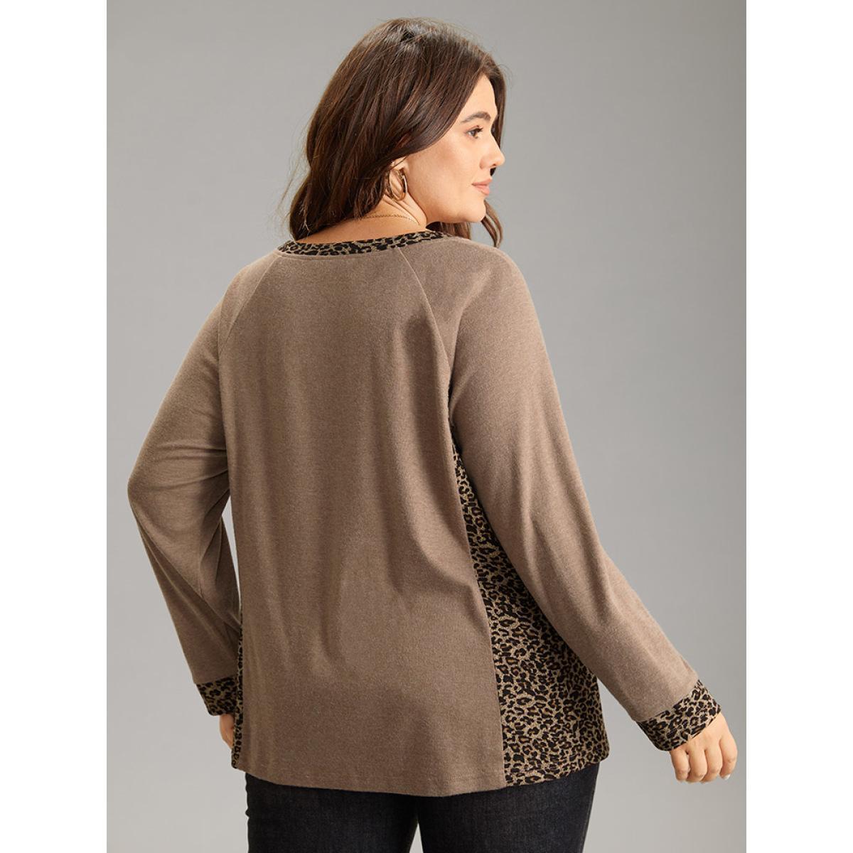 Plus Size Leopard Patchwork V Neck Raglan Sleeve T-shirt LightBrown Women Casual Contrast Leopard V-neck Dailywear T-shirts BloomChic 14-16/1X Product Image