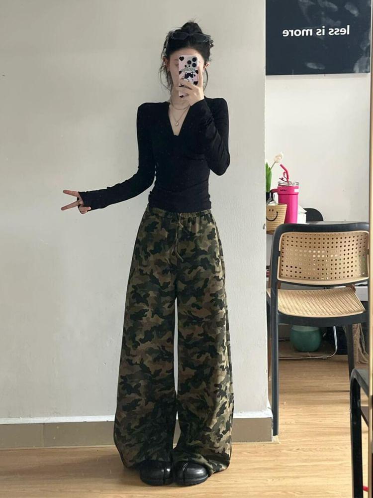 Low Rise Camo Print Wide Leg Pants Product Image