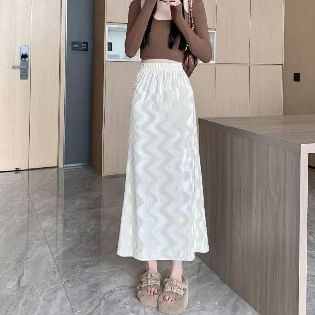 Elastic Waist Wavy Patterned Velvet Maxi A-Line Skirt Product Image