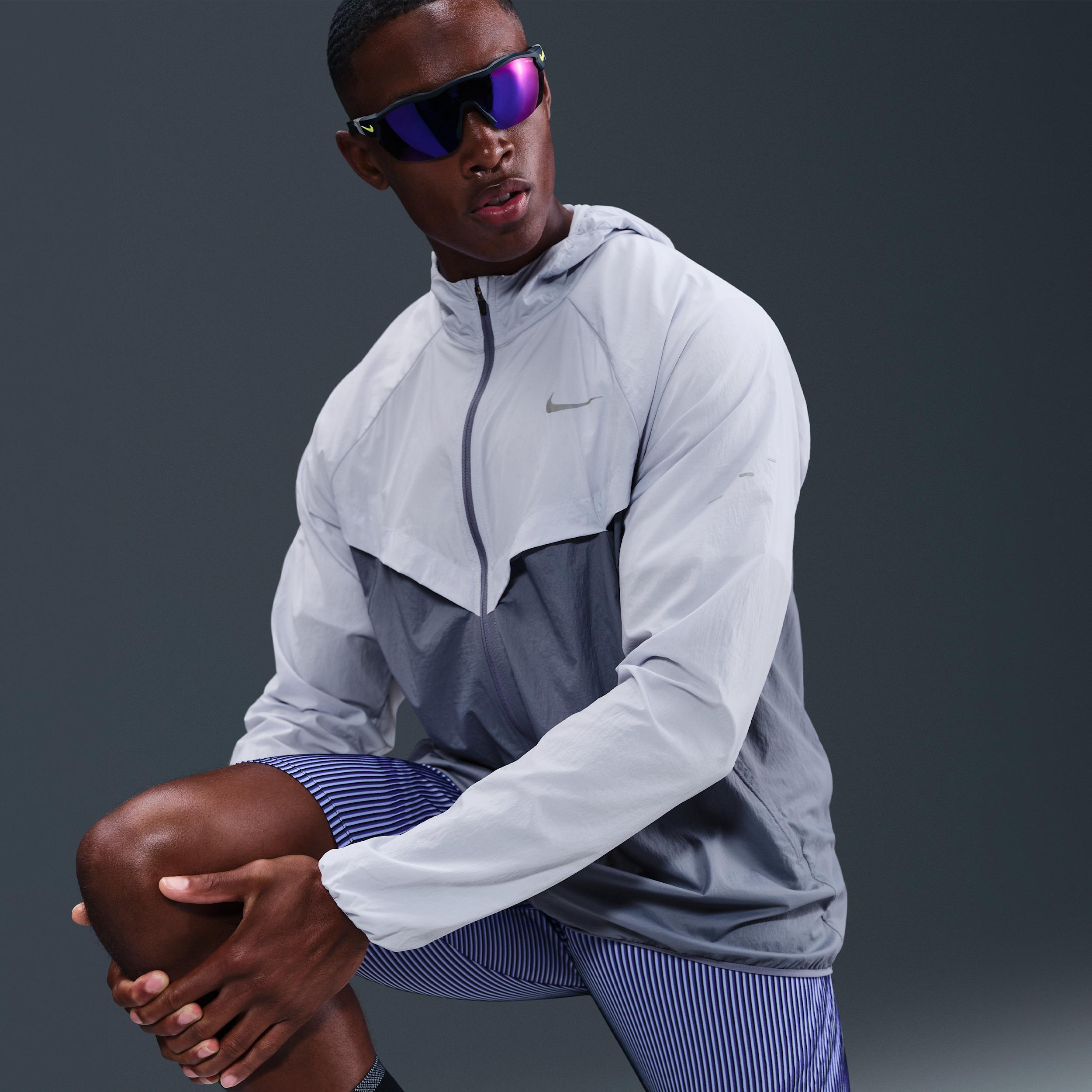 Nike Men's Stride Repel UV Running Jacket Product Image