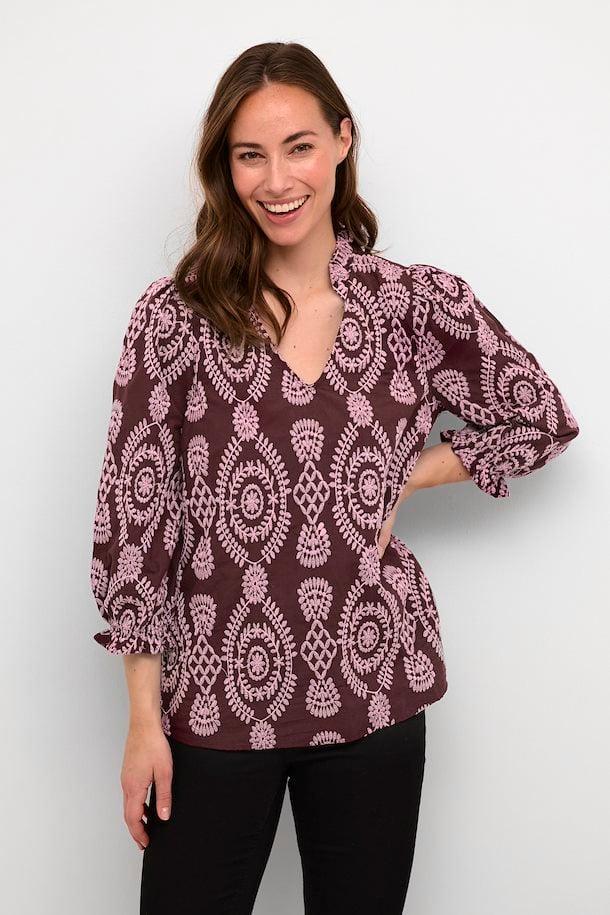 CUtia Blouse with embroidery Product Image