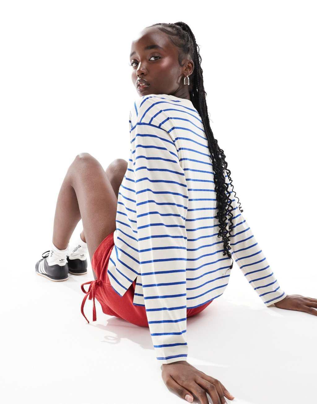 Monki long sleeve t-shirt Product Image