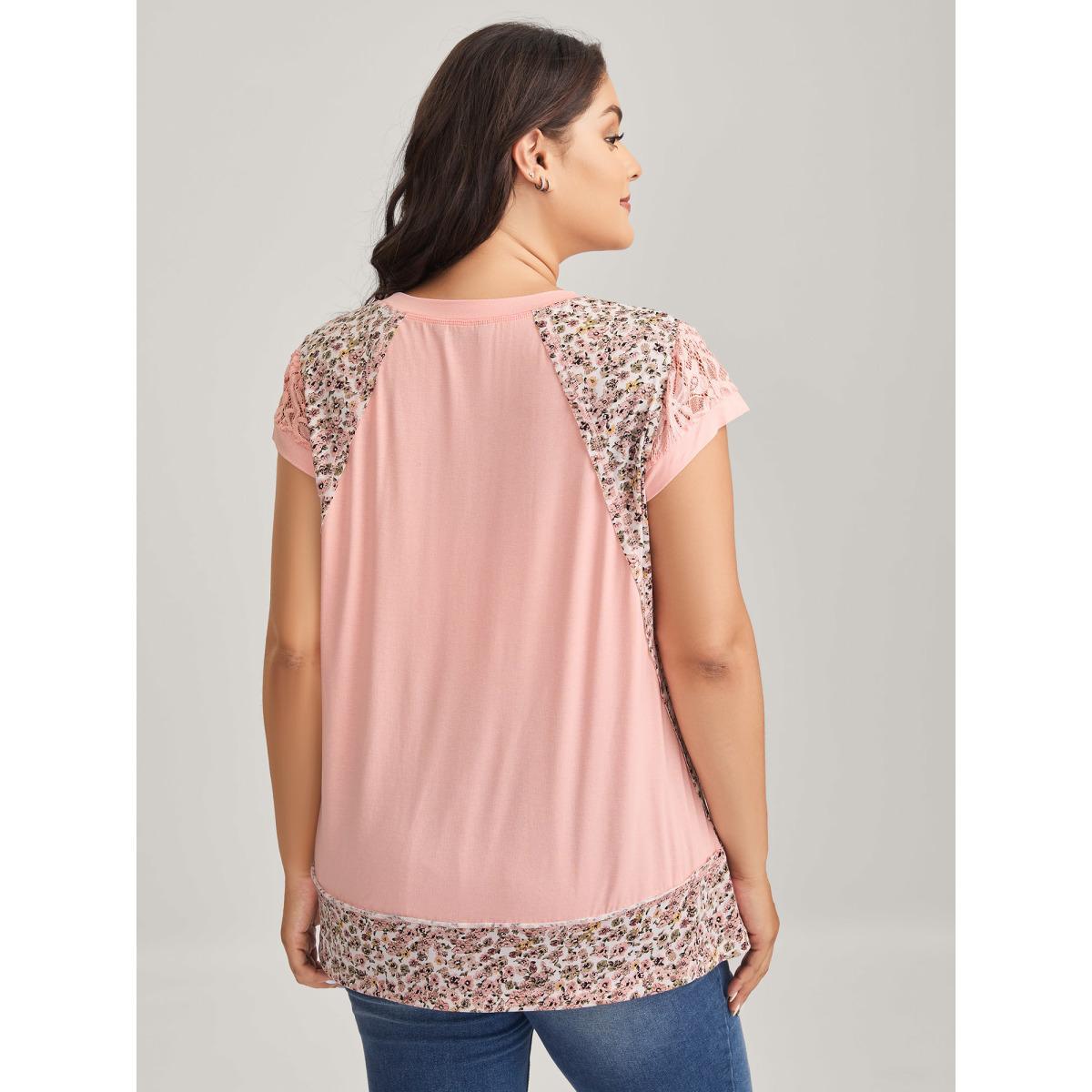 Plus Size Floral Print Contrast Cut-Out T-Shirt MistyRose Women Contrast Round Neck Everyday-Casual T-shirts BloomChic 26/4X Product Image