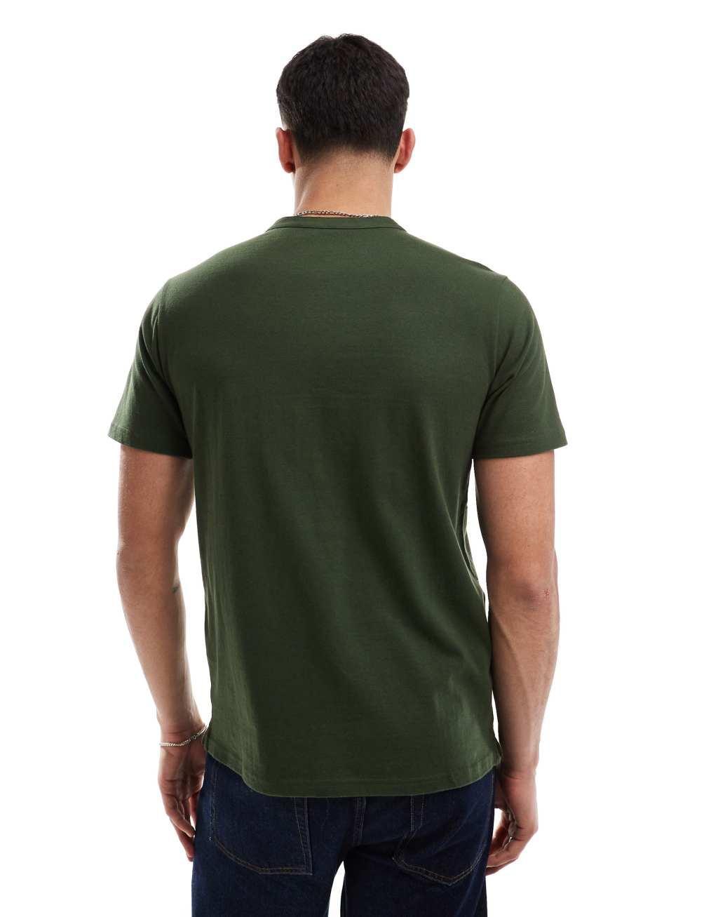 Levi's batwing logo henley t-shirt in dark green Product Image