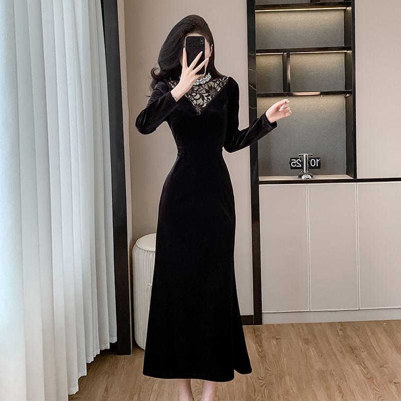 Long Sleeve Mock Neck Plain Lace Panel Velvet Mermaid  Midi Dress Product Image