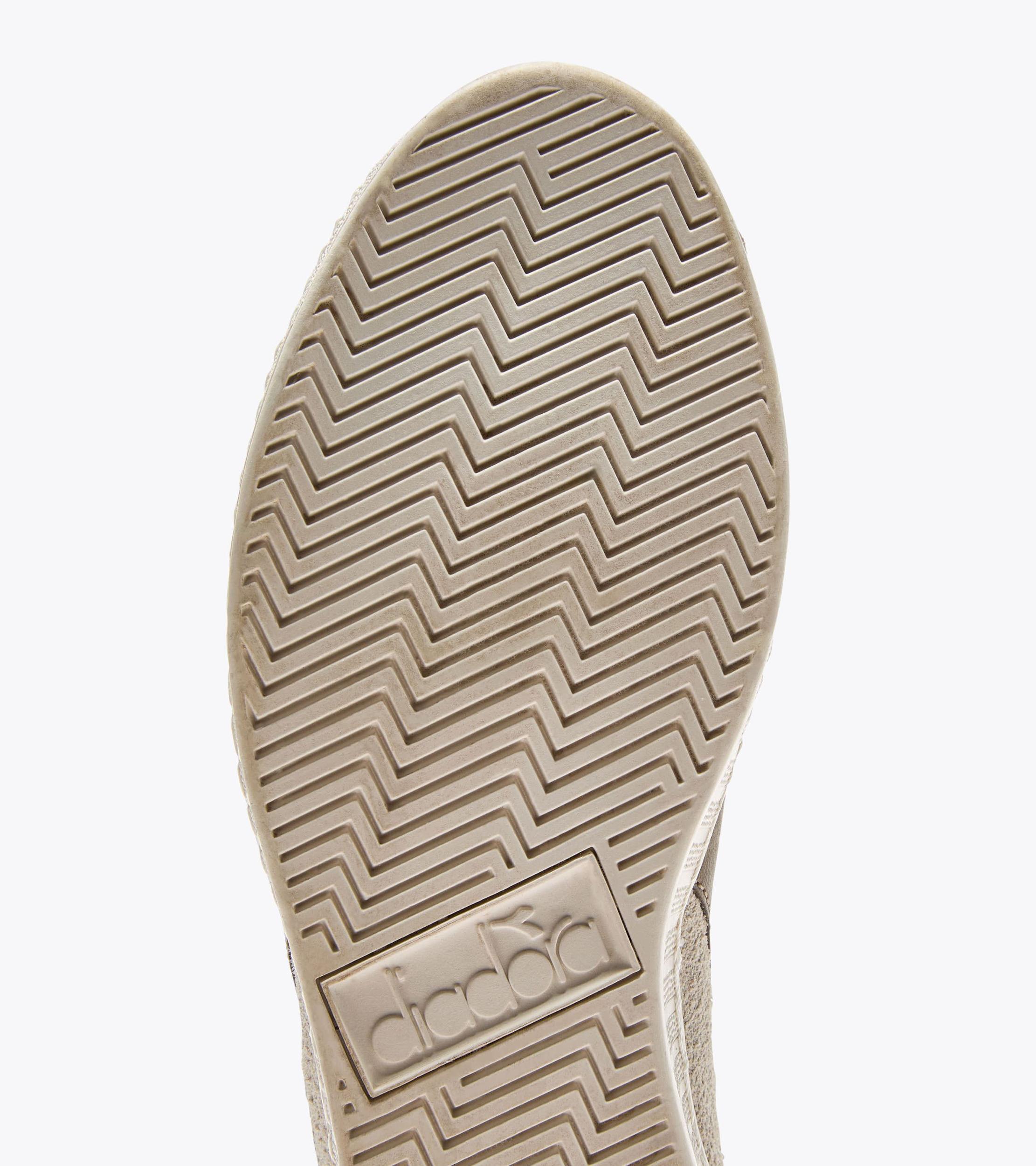 GAME LOW SUEDE WAXED Product Image