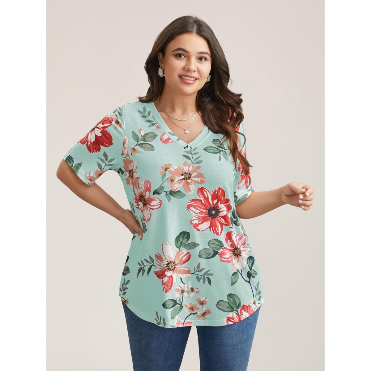 Plus Size Multi-Color Floral Print V-Neck T-Shirt Crepe Women Elegant Non Natural Flowers V-neck Everyday T-shirts BloomChic 28/5X Product Image