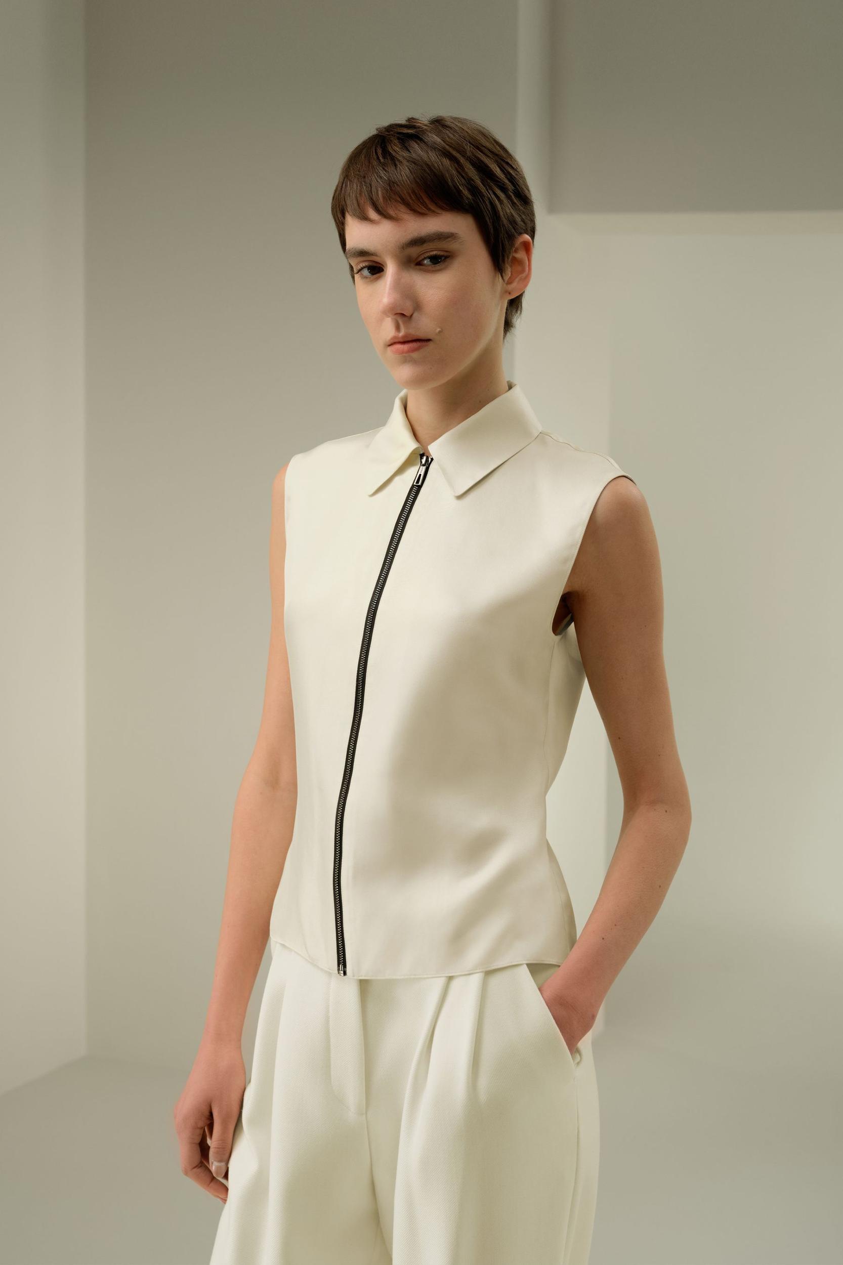 Sleeveless Full Zip Silk Vest Product Image