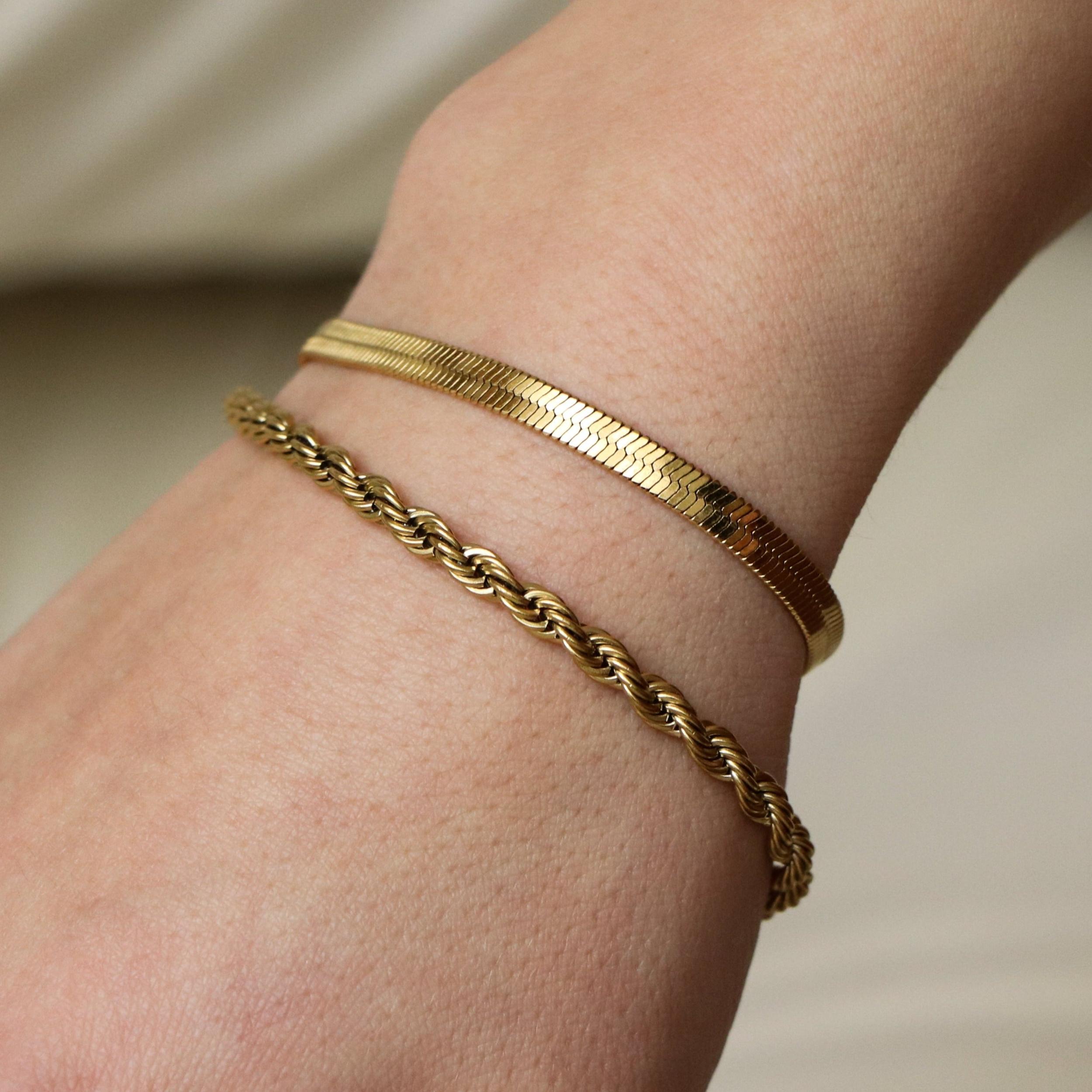Girly Pearly Bracelet Product Image