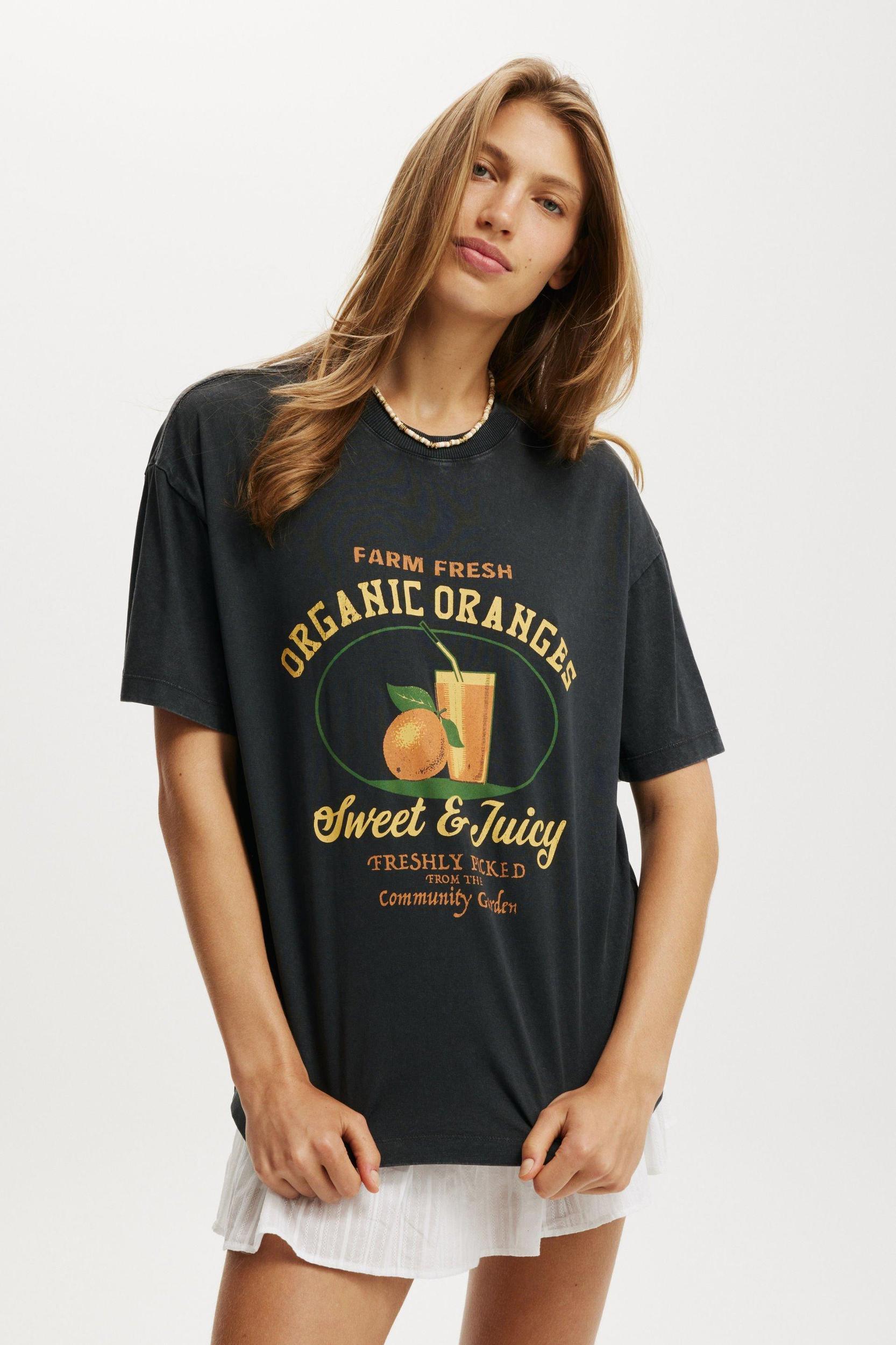 The Boxy Graphic Tee Product Image