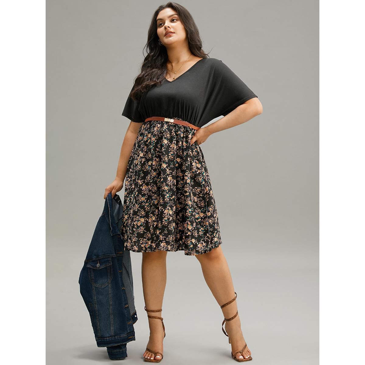 Plus Size Ditsy Floral Patchwork Pocket Batwing Sleeve Dress Black Women Elegant Plain V-neck Short sleeve Curvy Midi Dress BloomChic 22-24/3X Product Image