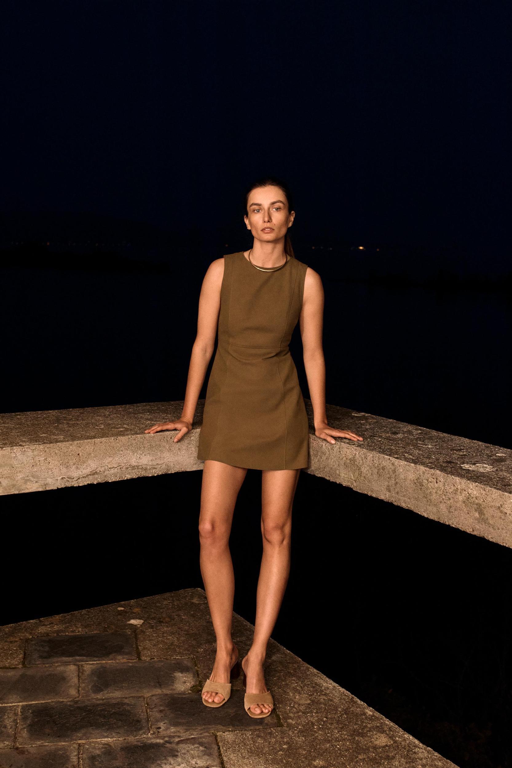 SHORT SLEEVELESS DRESS Product Image