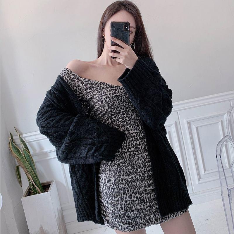Long-Sleeve V-Neck Leopard Print Ruched Mini Bodycon Dress Product Image