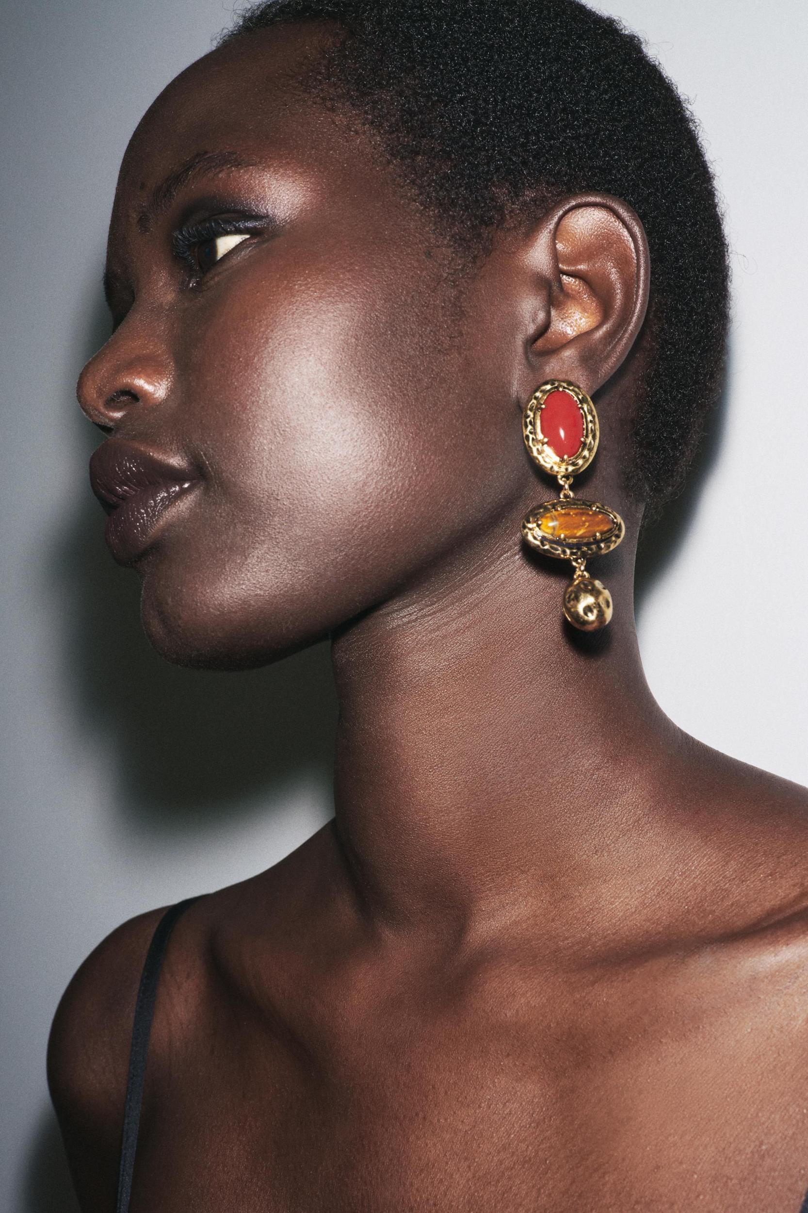 TEXTURED STONE EARRINGS Product Image