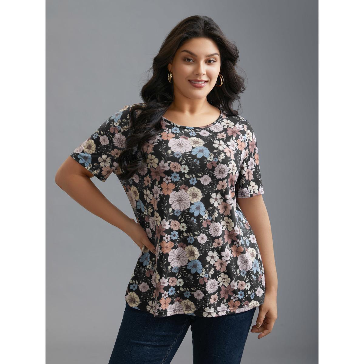Plus Size Crew Neck Floral Print Stretchy T-Shirt Black Women Casual Contrast Natural Flowers Round Neck Everyday T-shirts BloomChic 30/6X Product Image