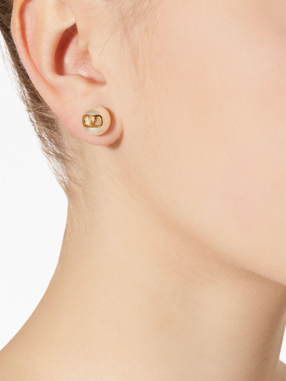 VLogo Signature pearl stud earrings Product Image