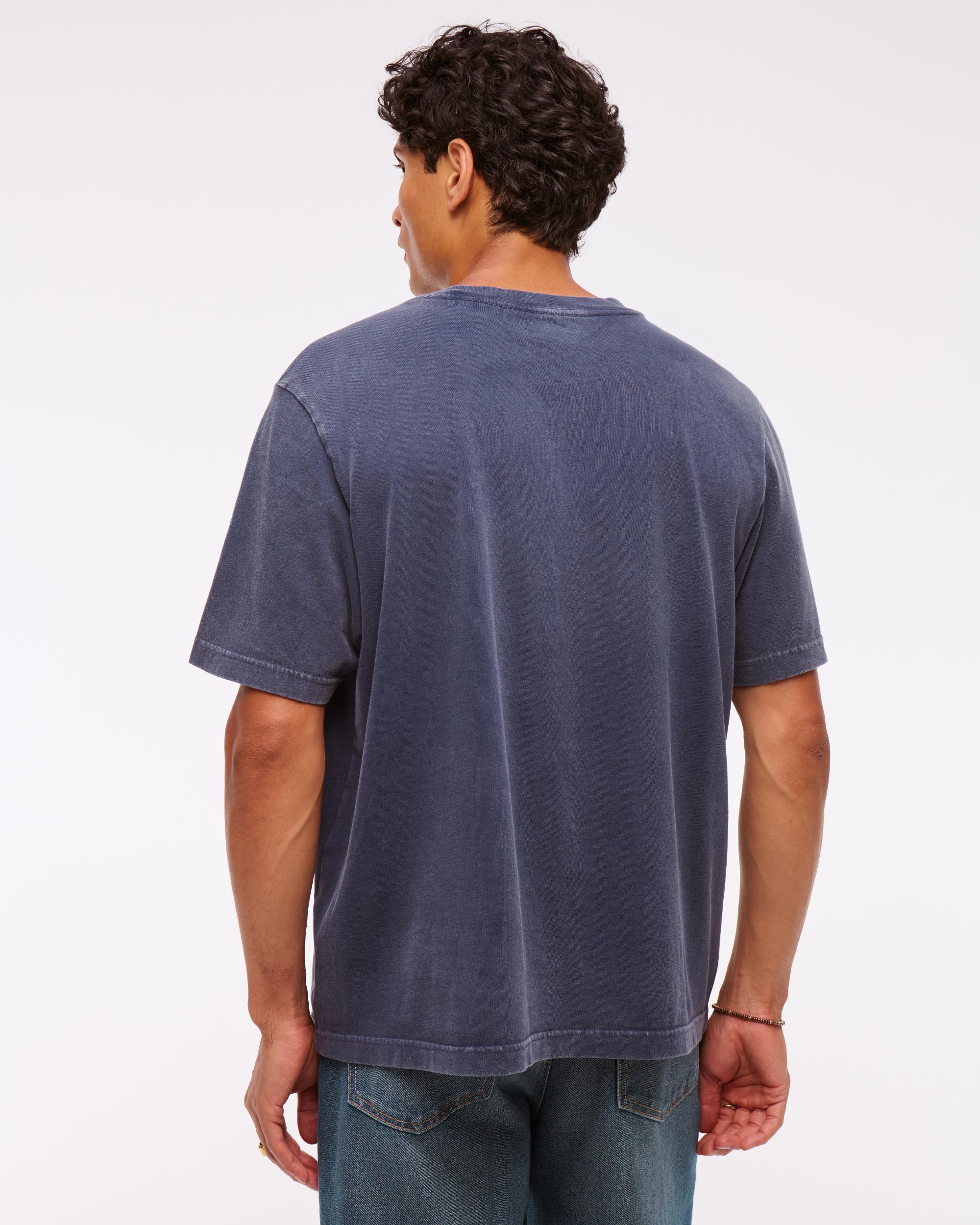 Chicago Bears Vintage-Inspired Graphic Tee Product Image