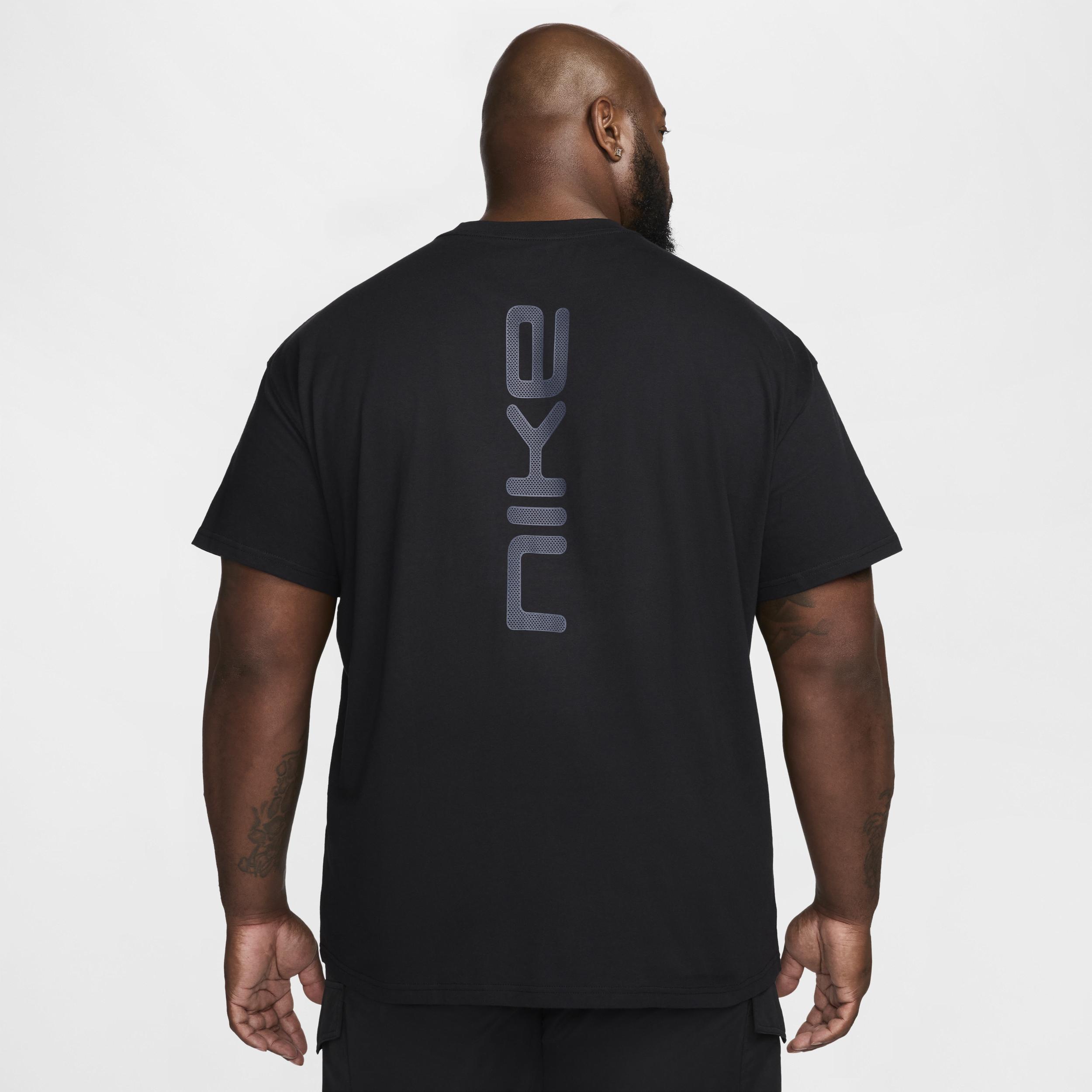 Nike Sportswear Men's Max90 T-Shirt Product Image