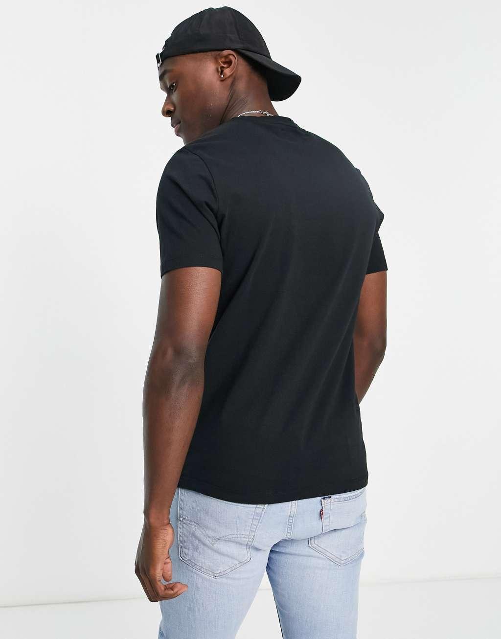 Levi's original small batwing t-shirt in mineral black Product Image
