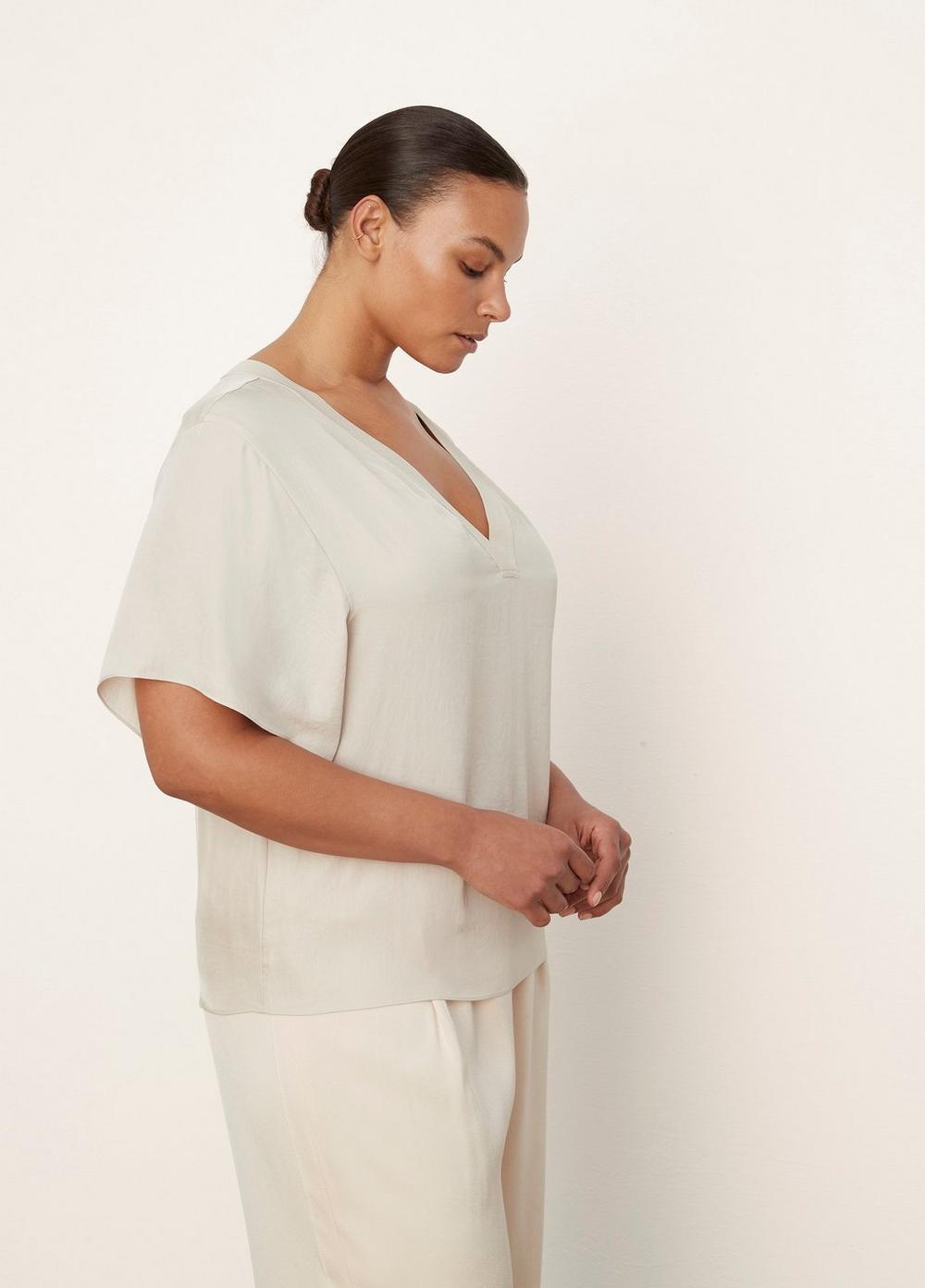 Rib-Trim Double V-Neck Short Sleeve Popover Product Image