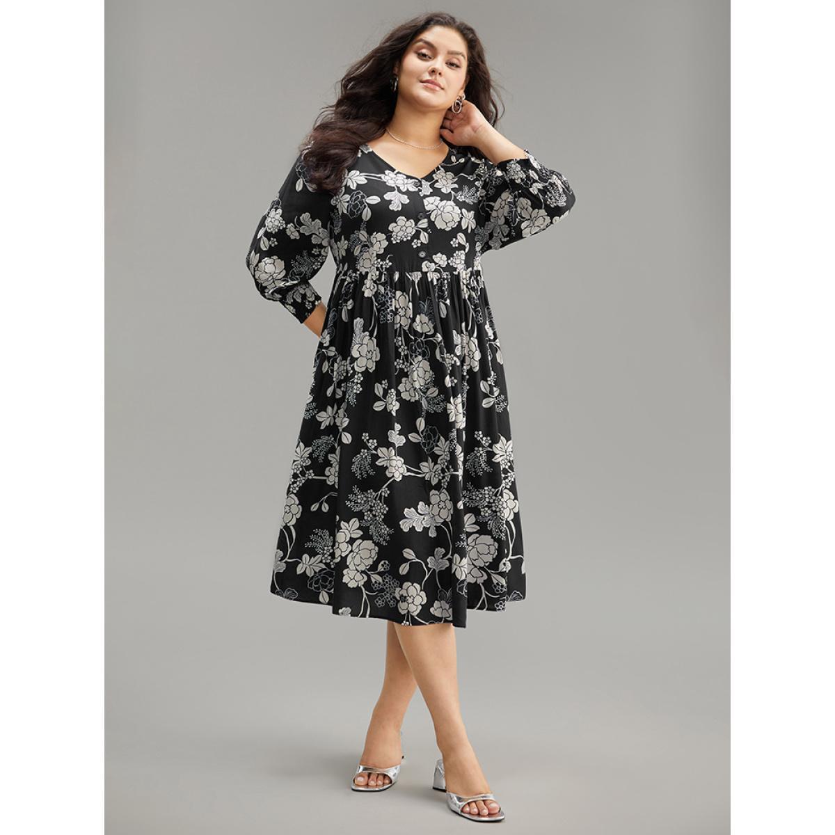 Plus Size Supersoft Essentials Silhouette Floral Print Pocket Dress BlackFlower Women Resort Gathered V-neck Elbow-length sleeve Curvy Midi Dress BloomChic 18-20/2X Product Image