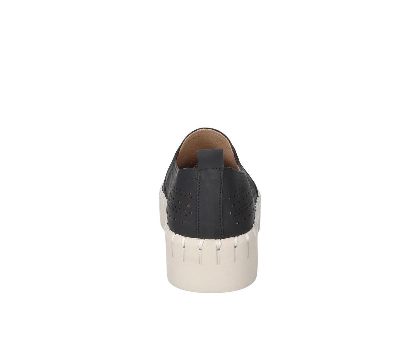 Women's Easy Street Peppy Sneakers Product Image