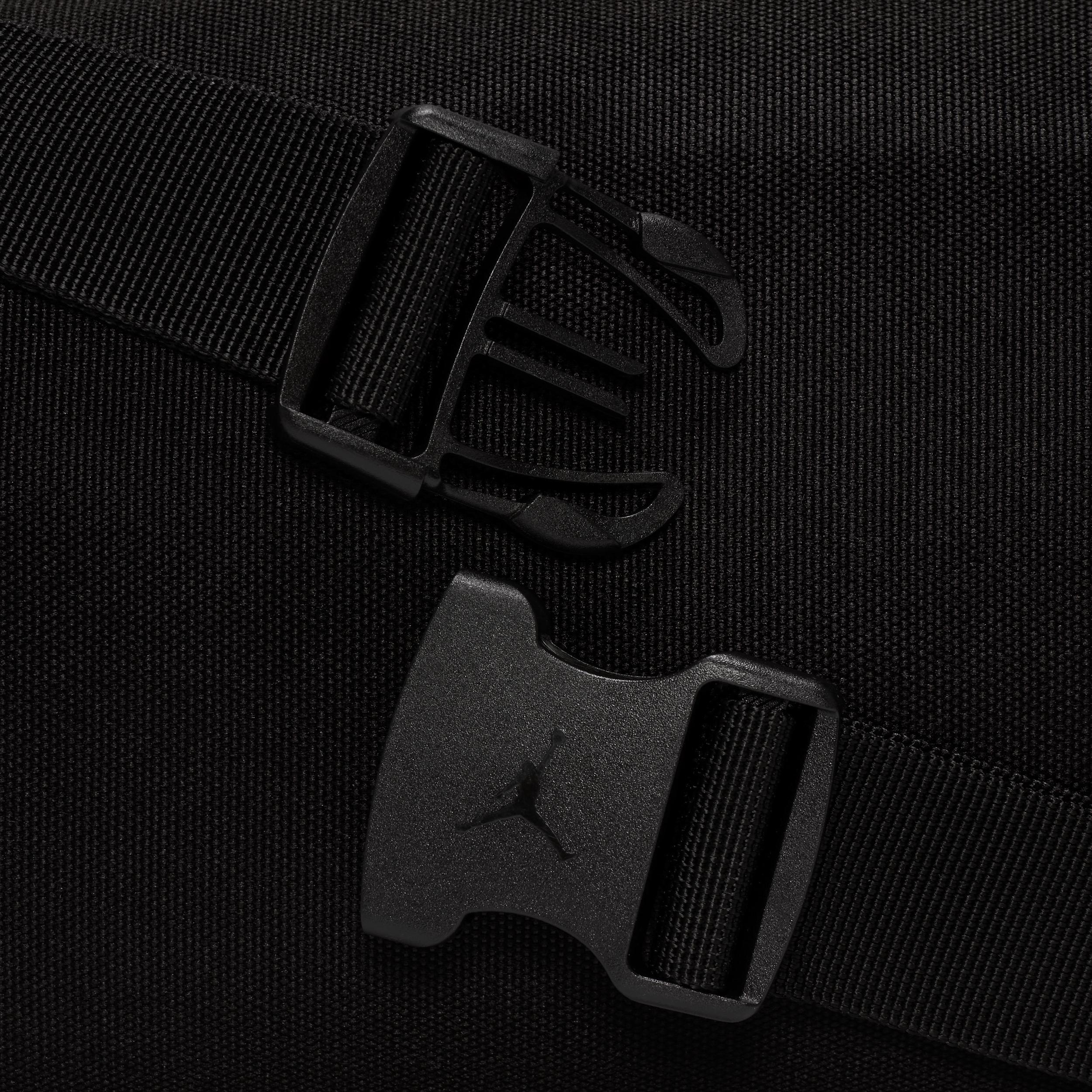 Jordan Crossbody Bag (3.3L) Product Image