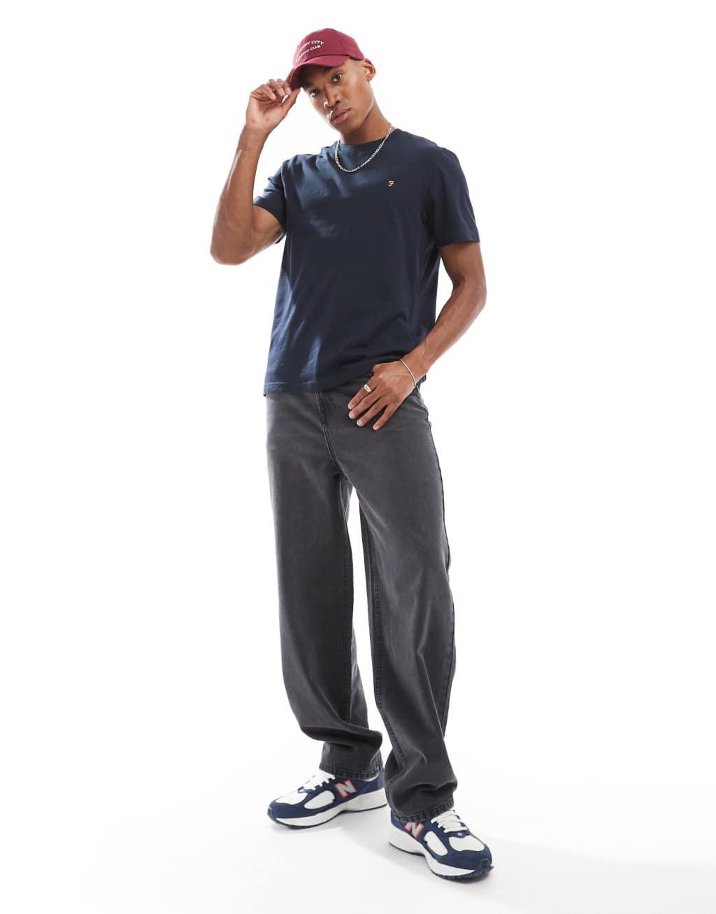 Farah Danny t-shirt in navy Product Image