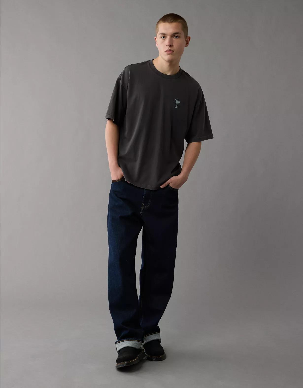 AE Boxy Snoopy Graphic T-Shirt Product Image