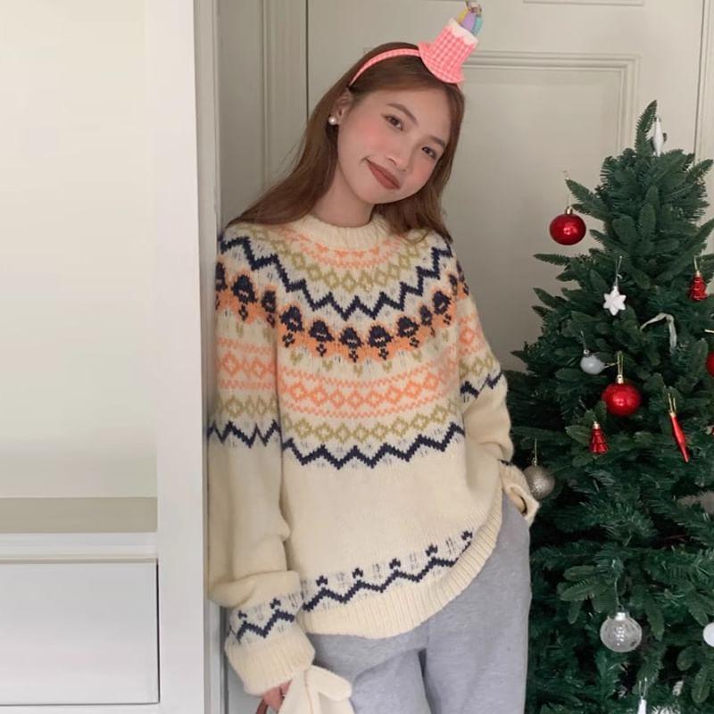 Round Neck Patterned Sweater Product Image