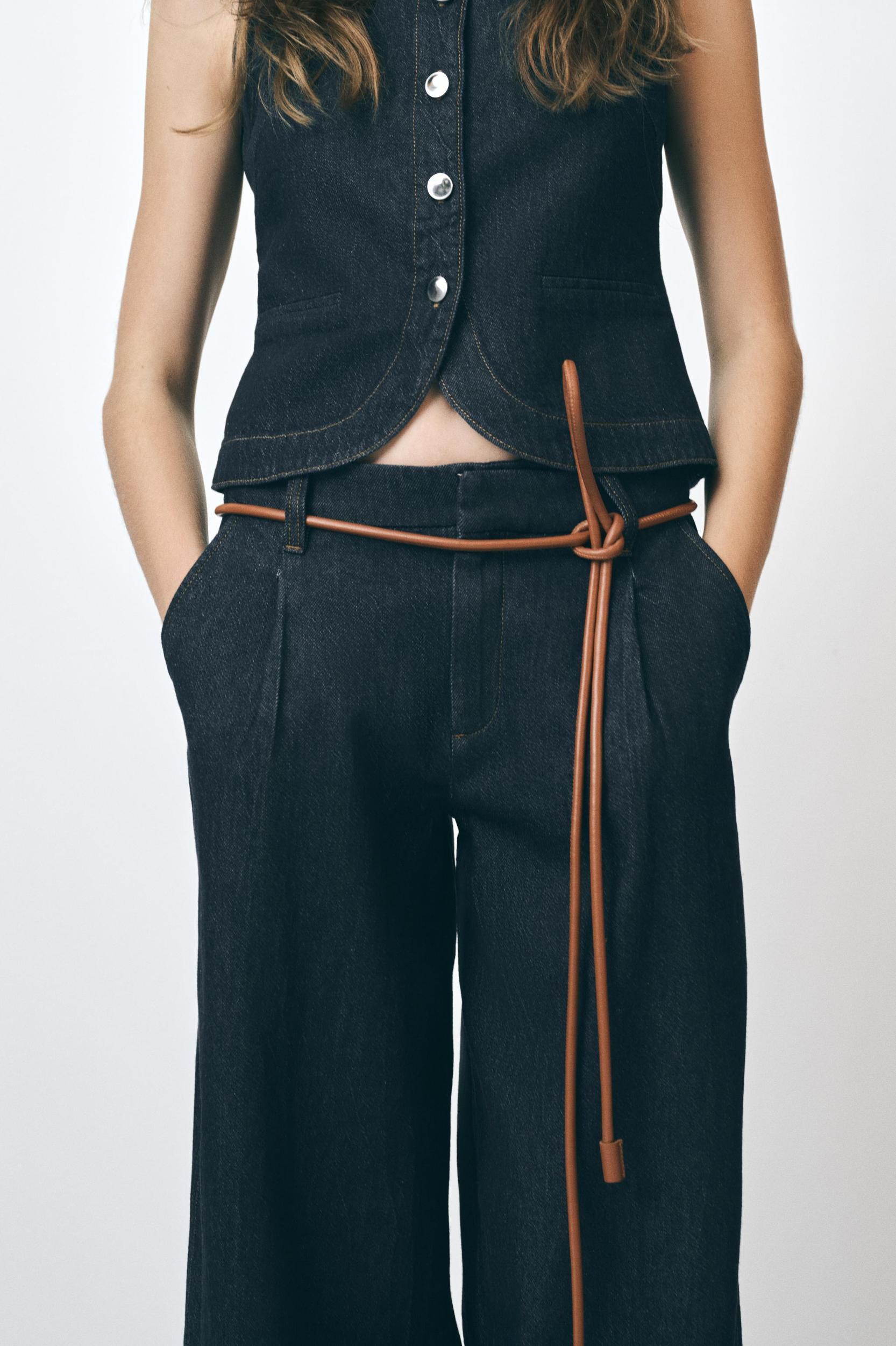 FITTED DENIM VEST Z1975 Product Image