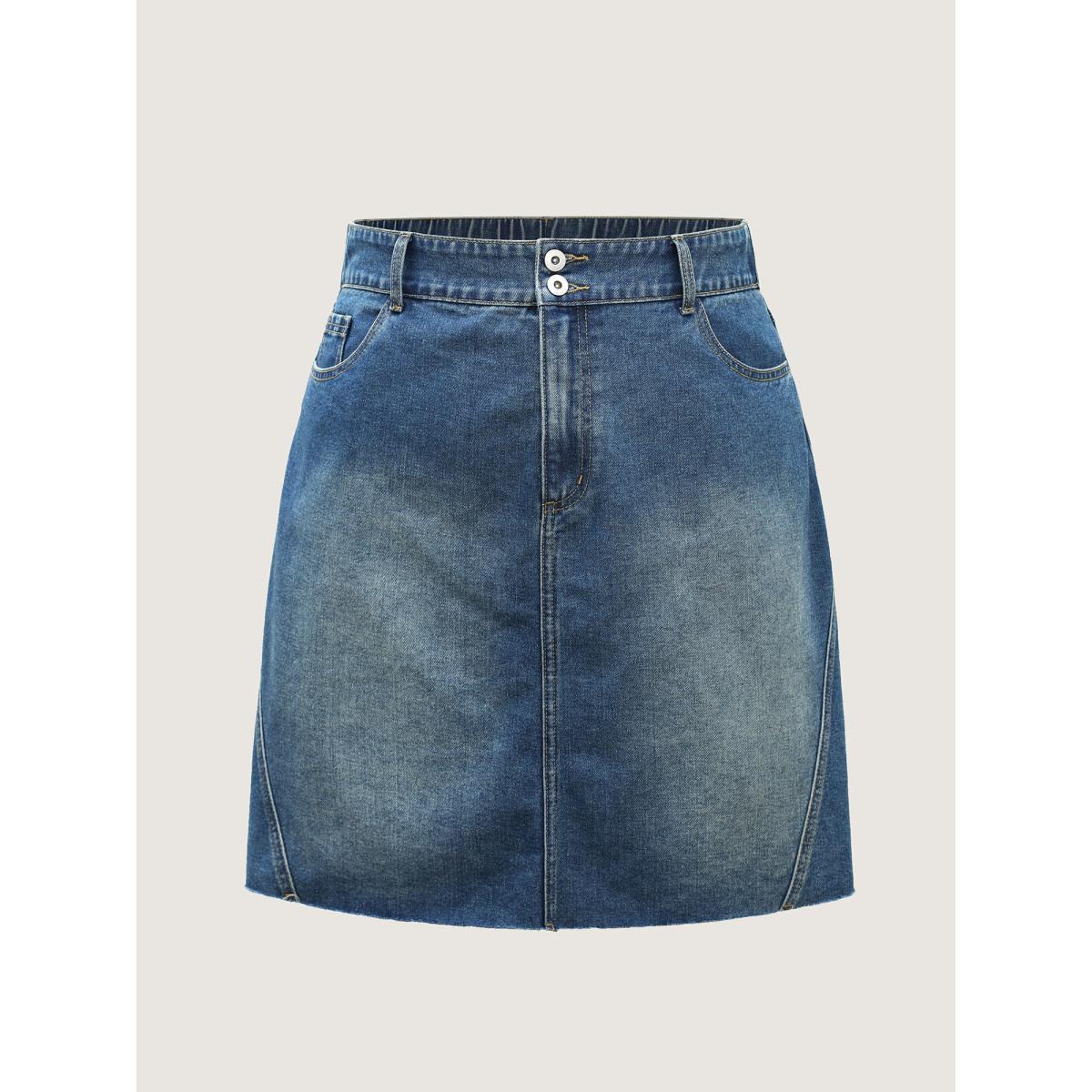 Plus Size Stretchy Waist Classic Denim Skirt Women Midblue Everyday-Casual No stretch Light Wash 20/2X Slanted pocket Denim Skirts BloomChic Product Image