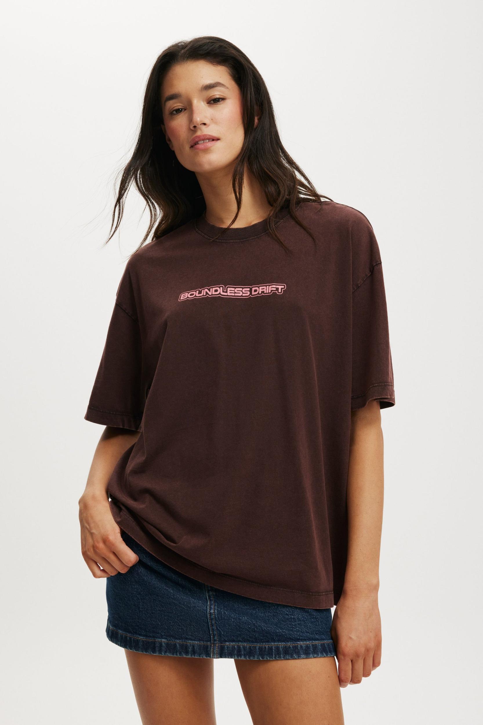 The Boxy Graphic Tee Product Image