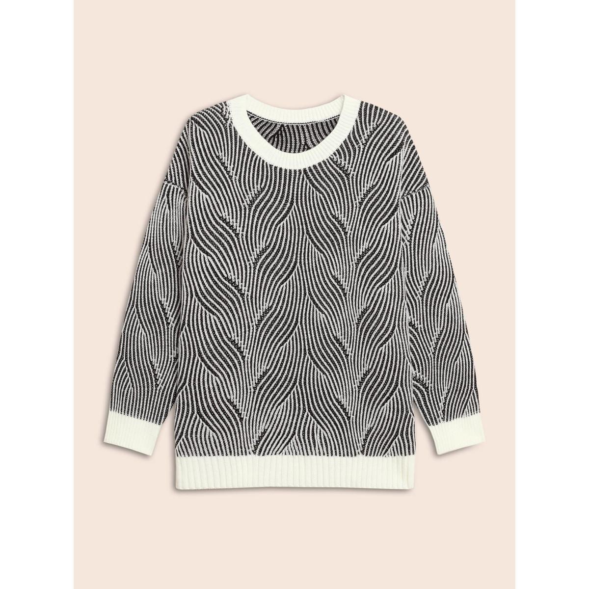 Plus Size Texture Contrast Round Neck Pullover Black Women Casual Loose Long Sleeve Round Neck Everyday Pullovers BloomChic 26/4X Product Image