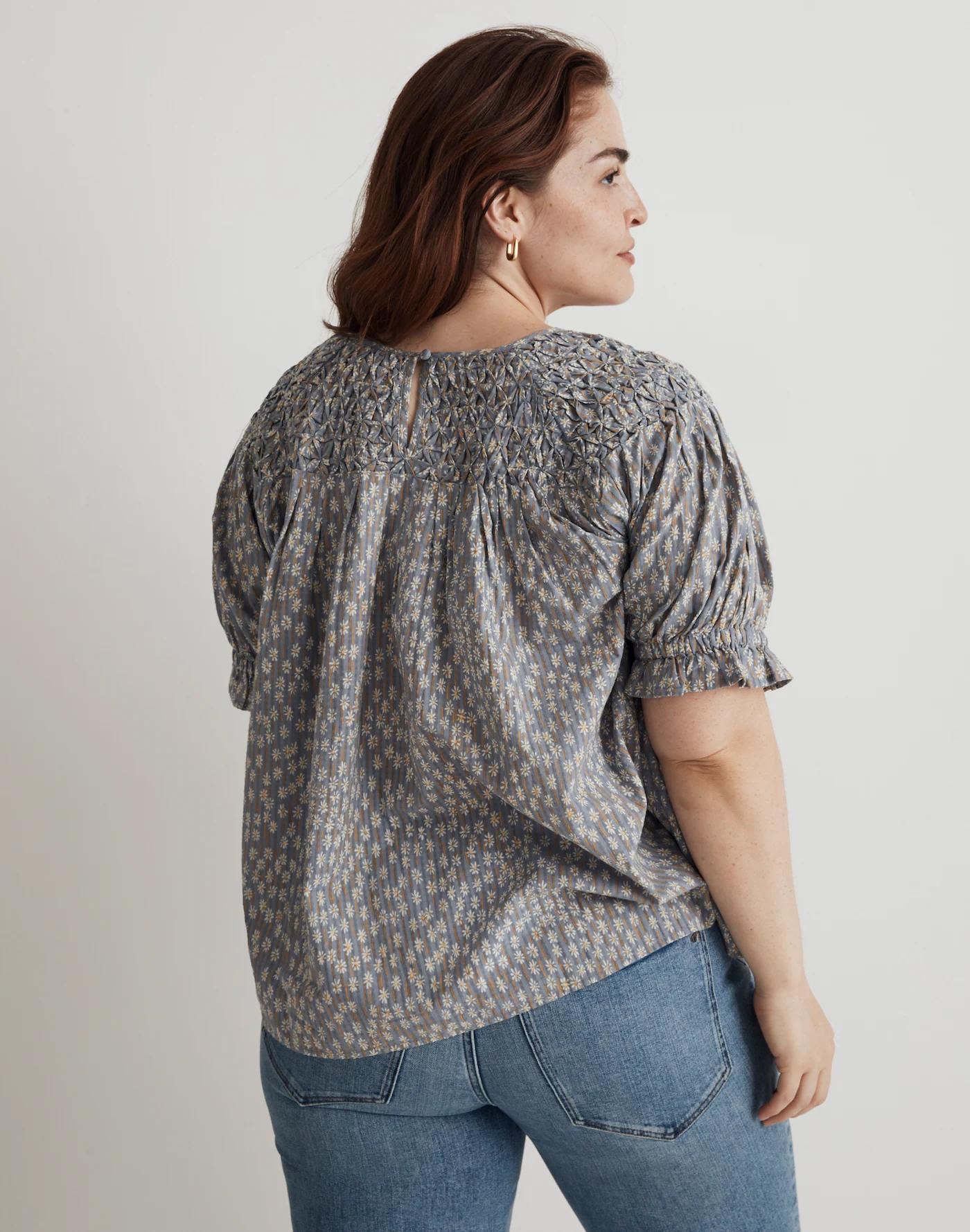Plus Shirred Puff-Sleeve Top in Daisy Blooms Product Image