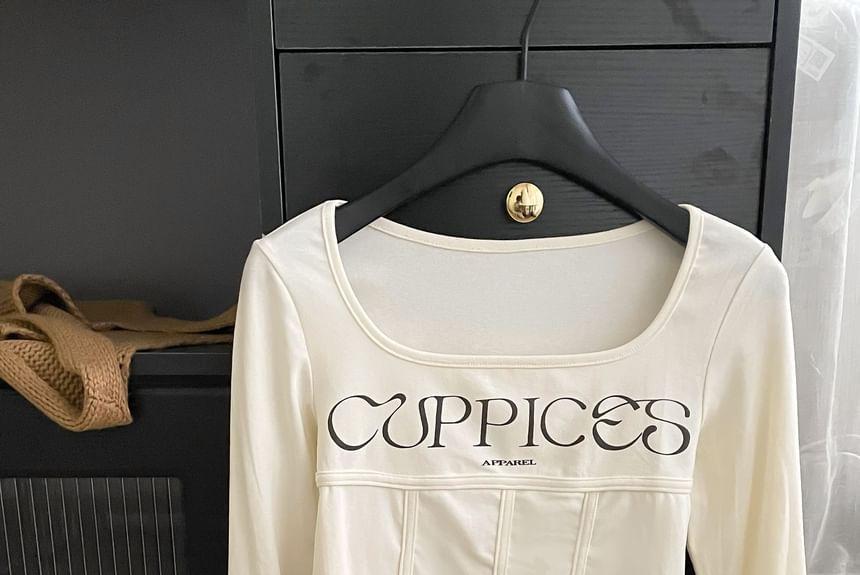 Long-Sleeve Scoop Neck Lettering T-Shirt Product Image