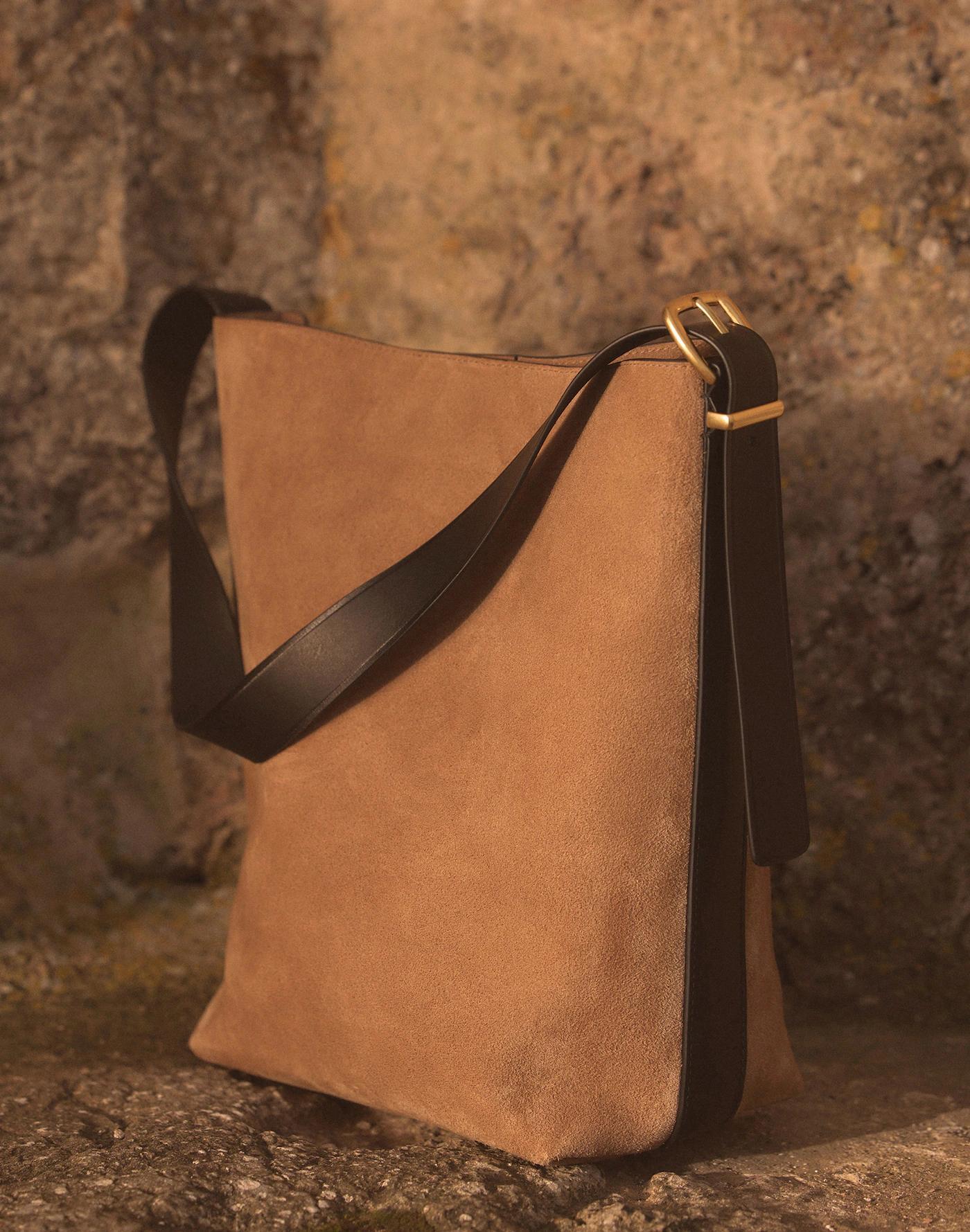 The Essential Bucket Tote Product Image