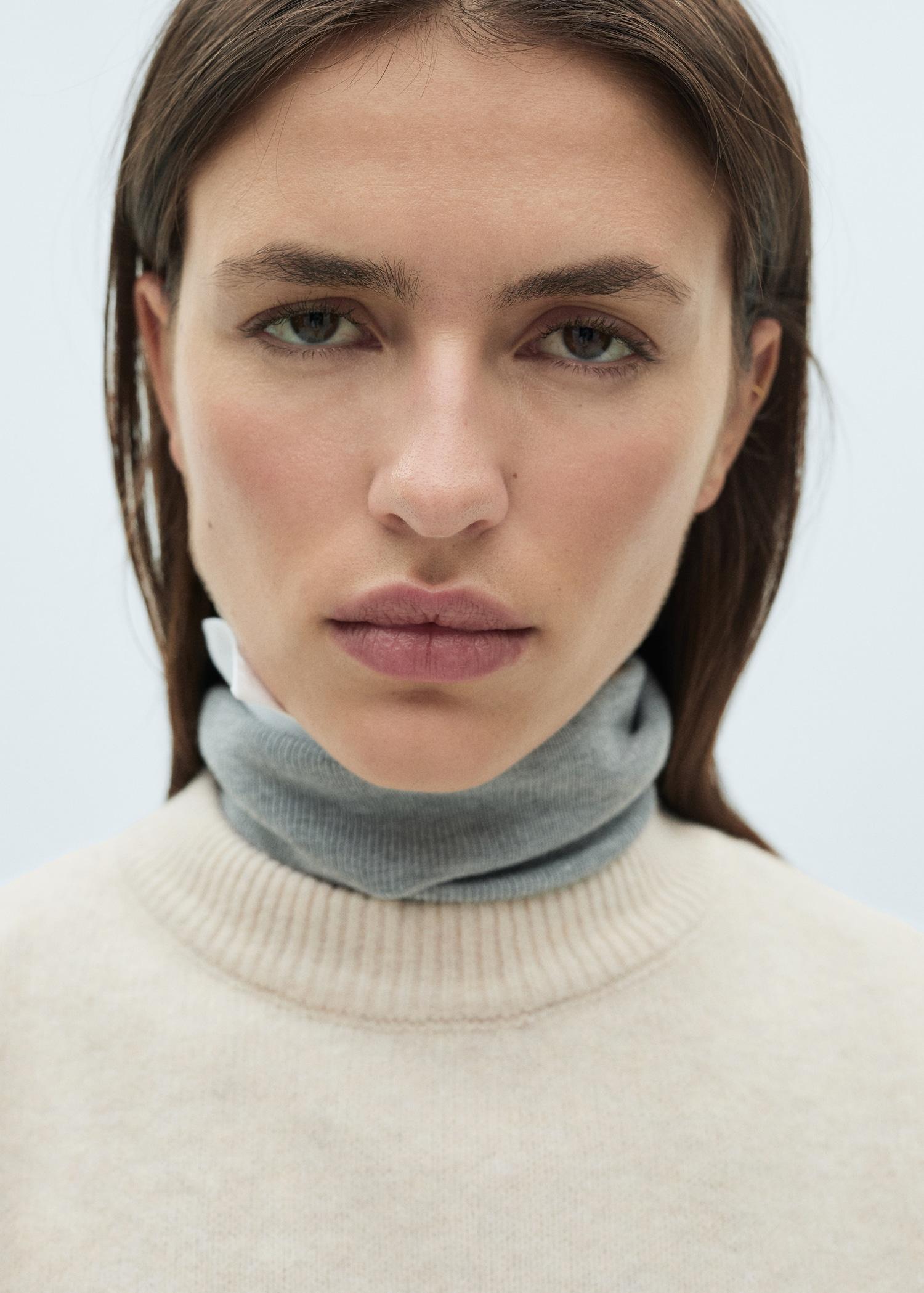 Round-neck knitted sweater - Women | MANGO USA Product Image