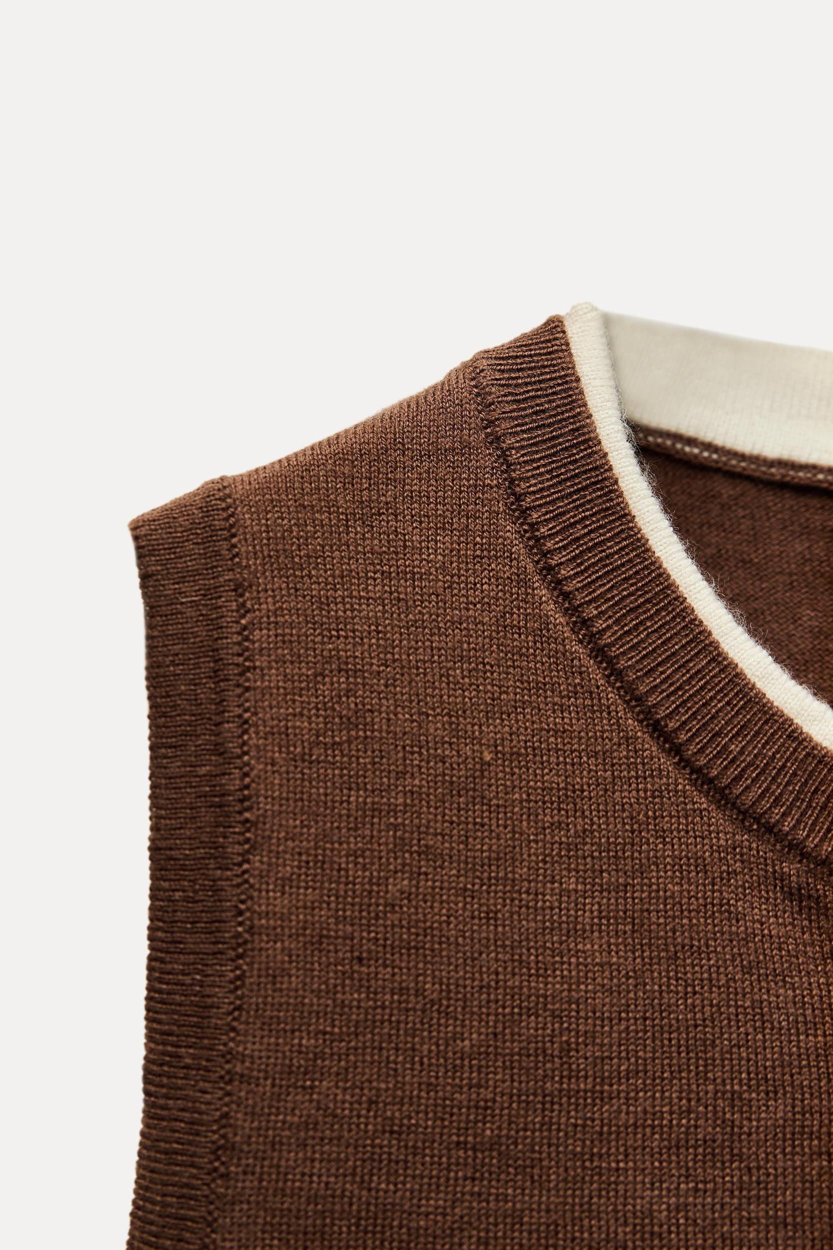 CONTRASTING KNIT SWEATER VEST Product Image